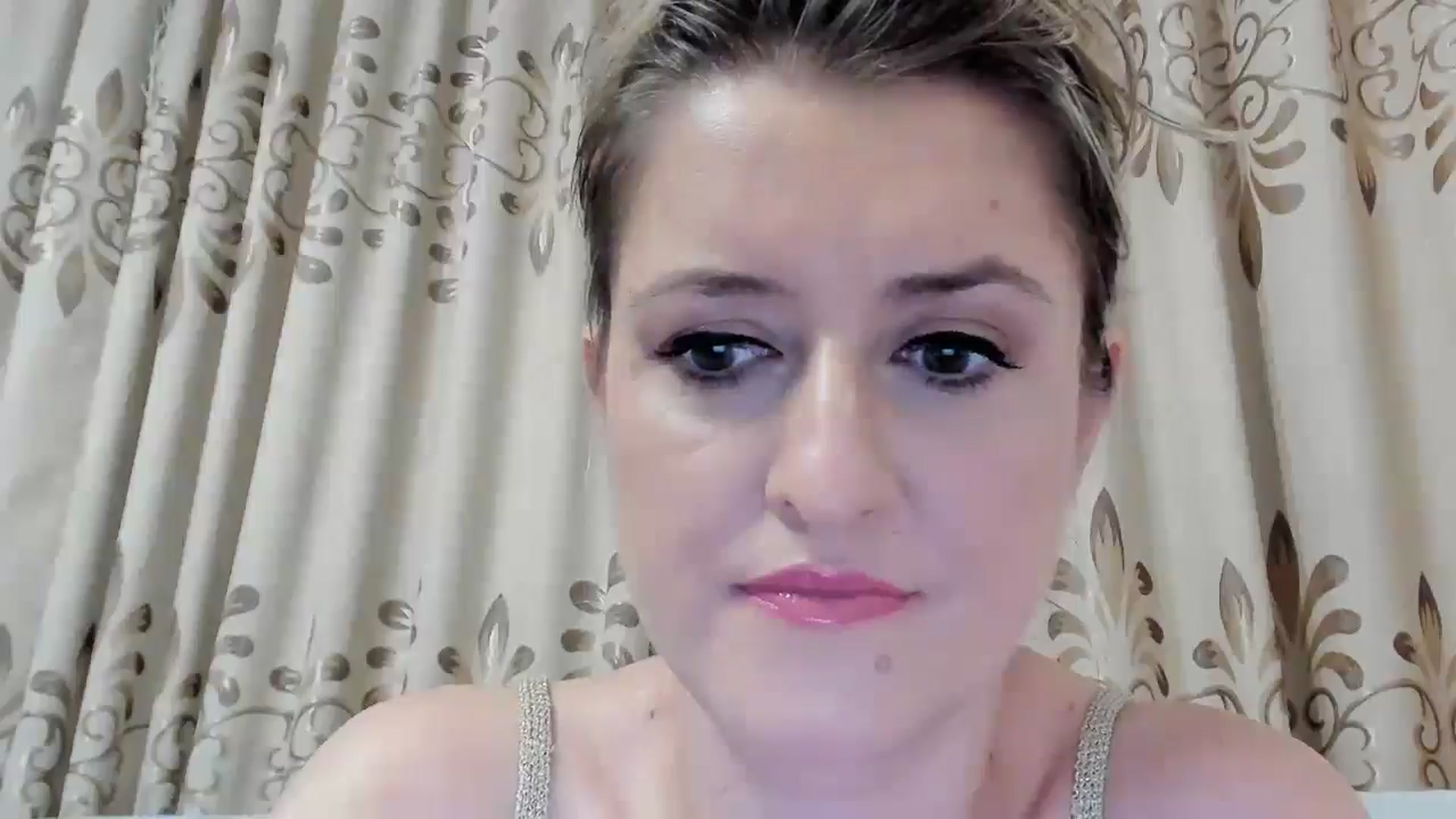 Gallery image thumbnail from BestDream's myfreecams stream on, 08/30/2025, 22:28 image 15 of 20