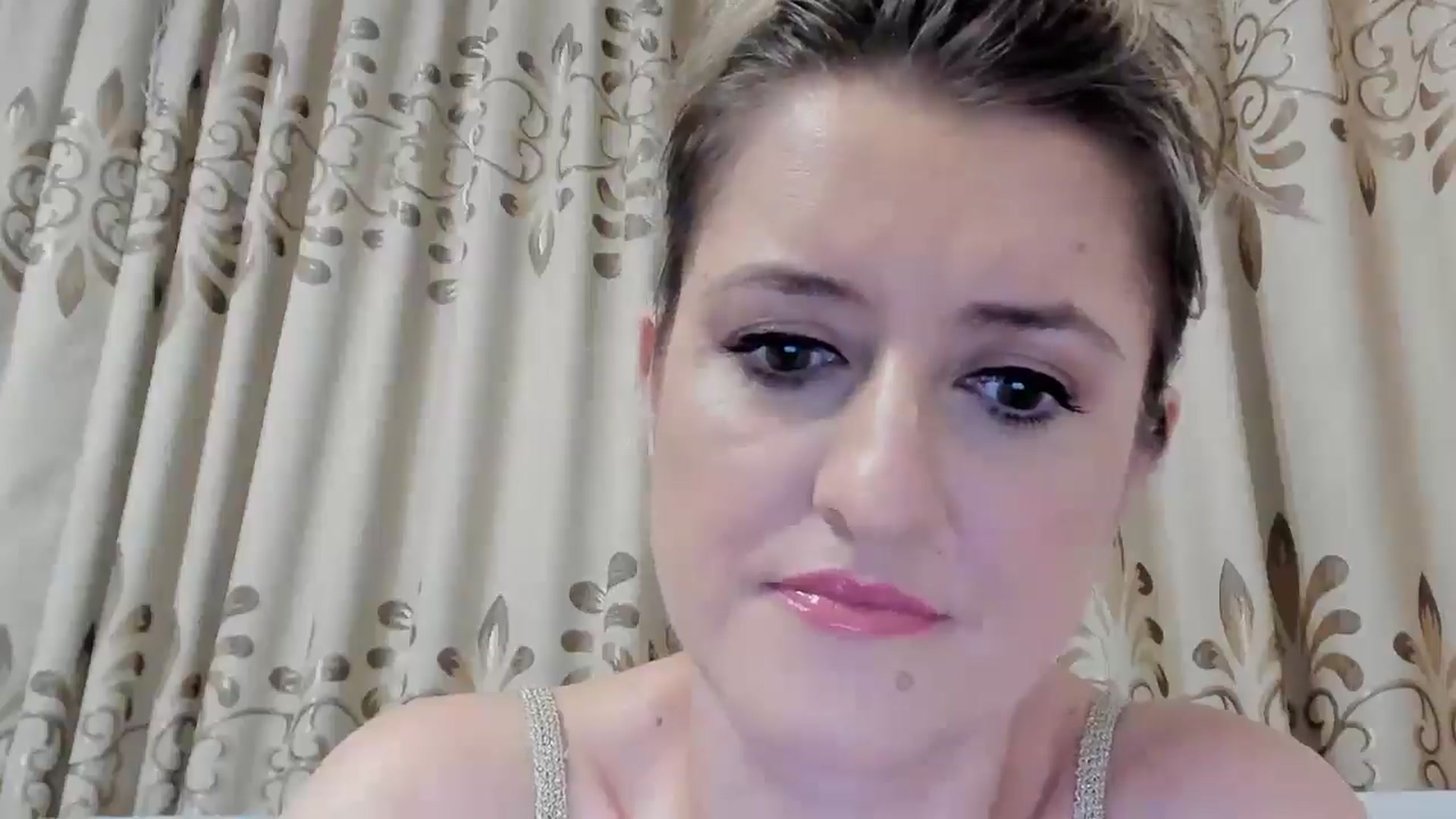 Gallery image thumbnail from BestDream's myfreecams stream on, 08/30/2025, 22:28 image 11 of 20