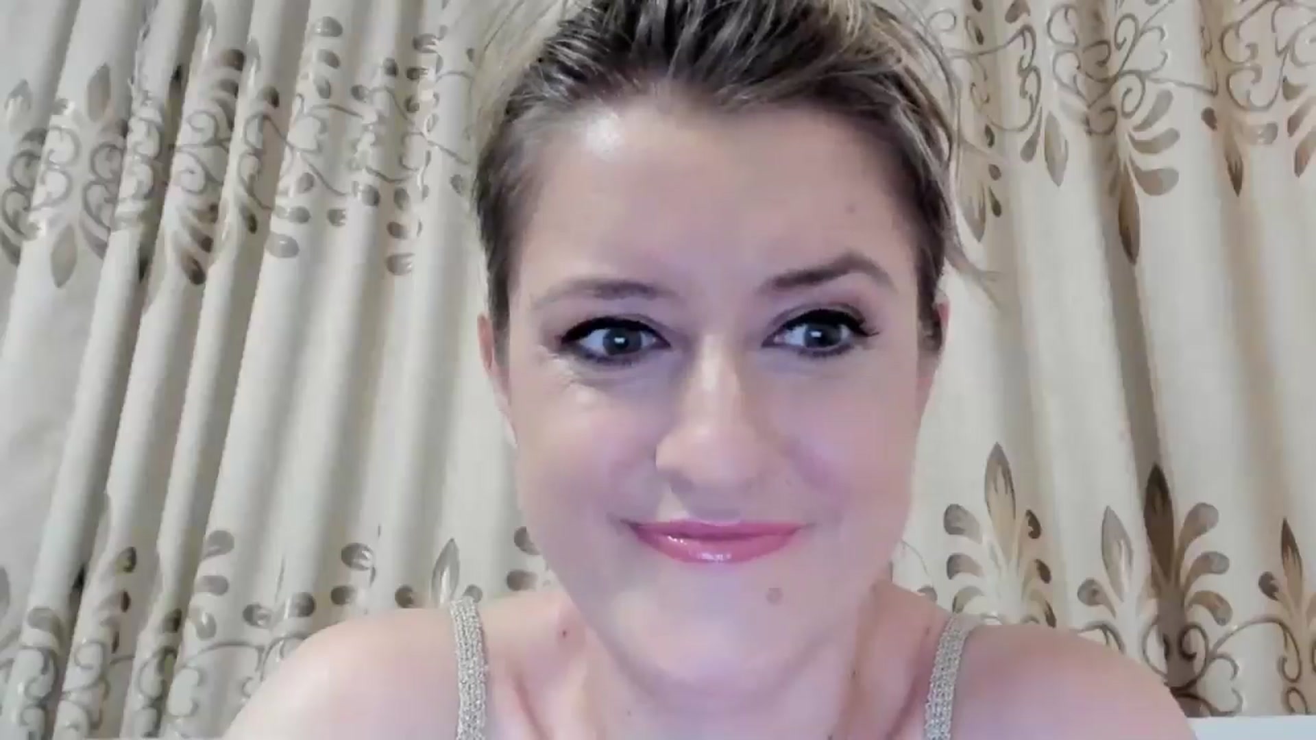 Gallery image thumbnail from BestDream's myfreecams stream on, 08/30/2025, 22:28 image 3 of 20
