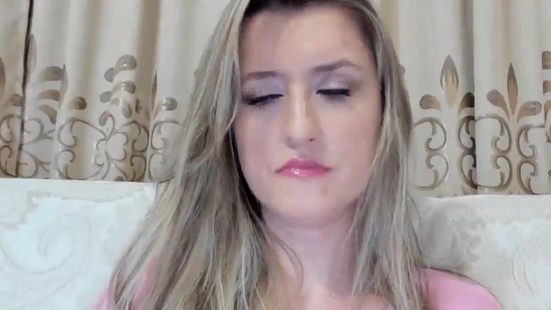 Gallery image thumbnail from BestDream's myfreecams stream on, 09/03/2025, 22:46 image 17 of 20