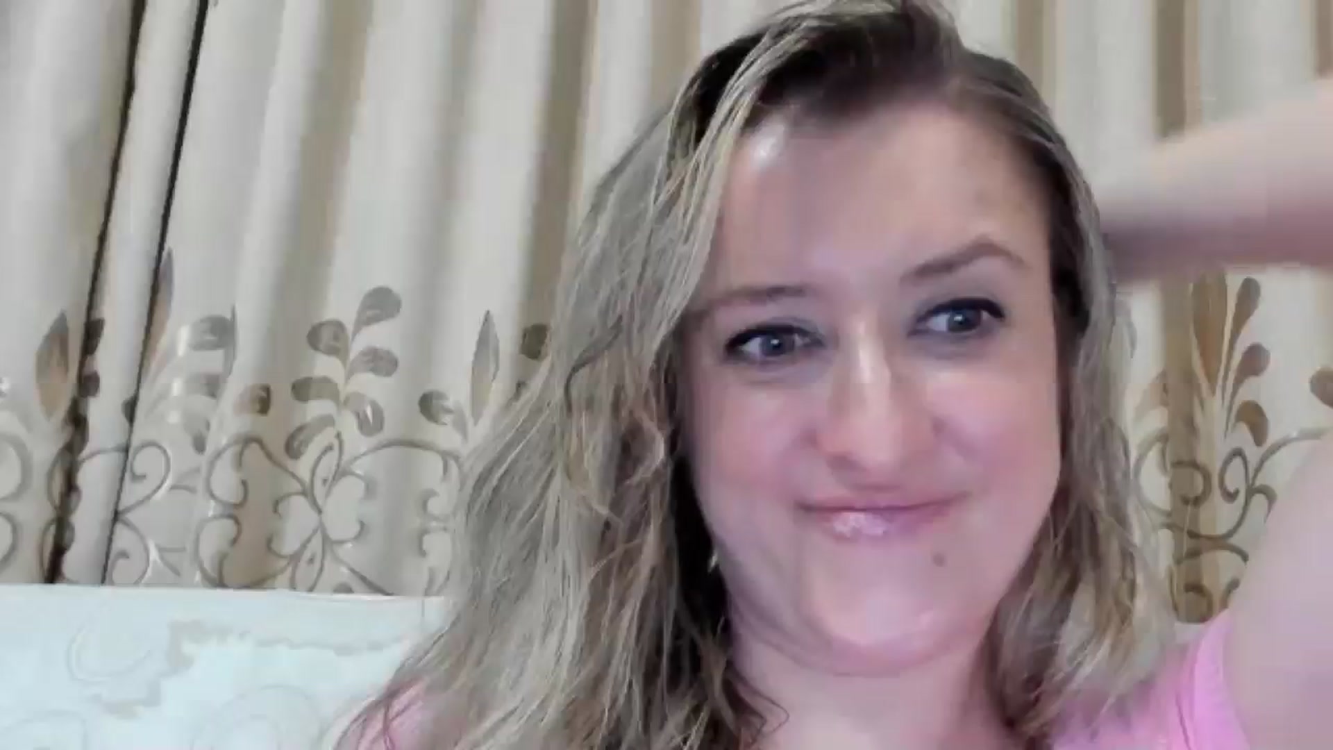 Gallery image thumbnail from BestDream's myfreecams stream on, 09/05/2025, 22:39 image 13 of 20