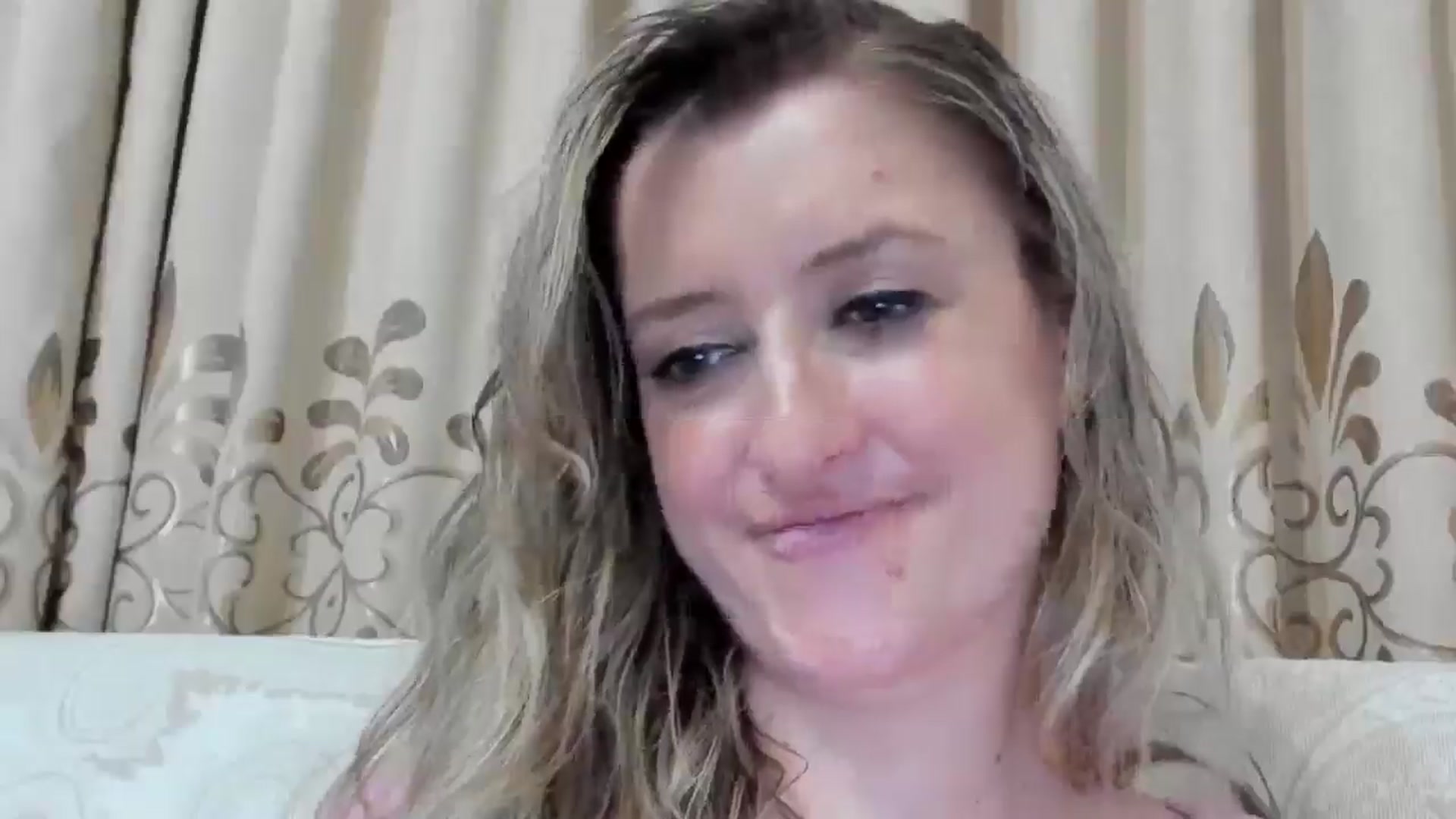 Gallery image thumbnail from BestDream's myfreecams stream on, 09/05/2025, 22:39 image 4 of 20