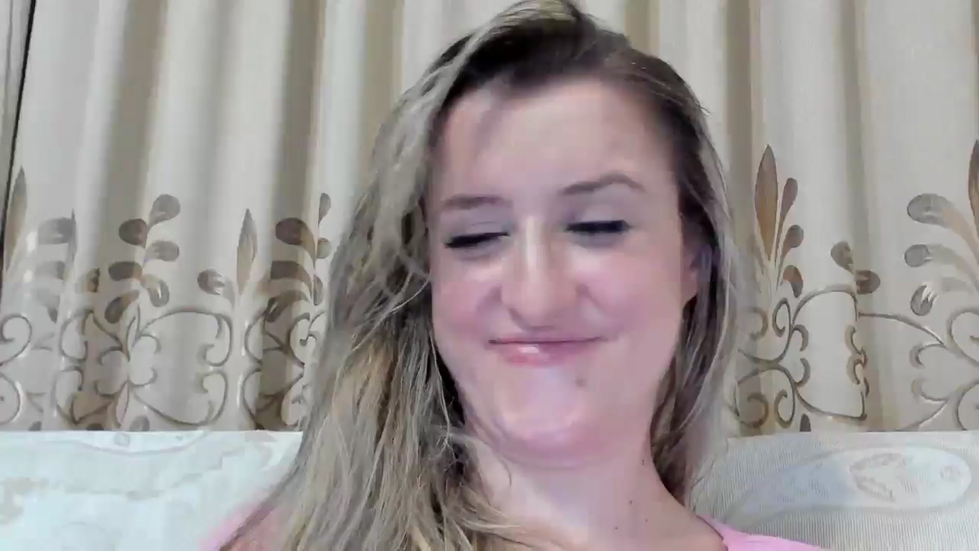 Gallery image thumbnail from BestDream's myfreecams stream on, 09/06/2025, 24:00 image 19 of 20