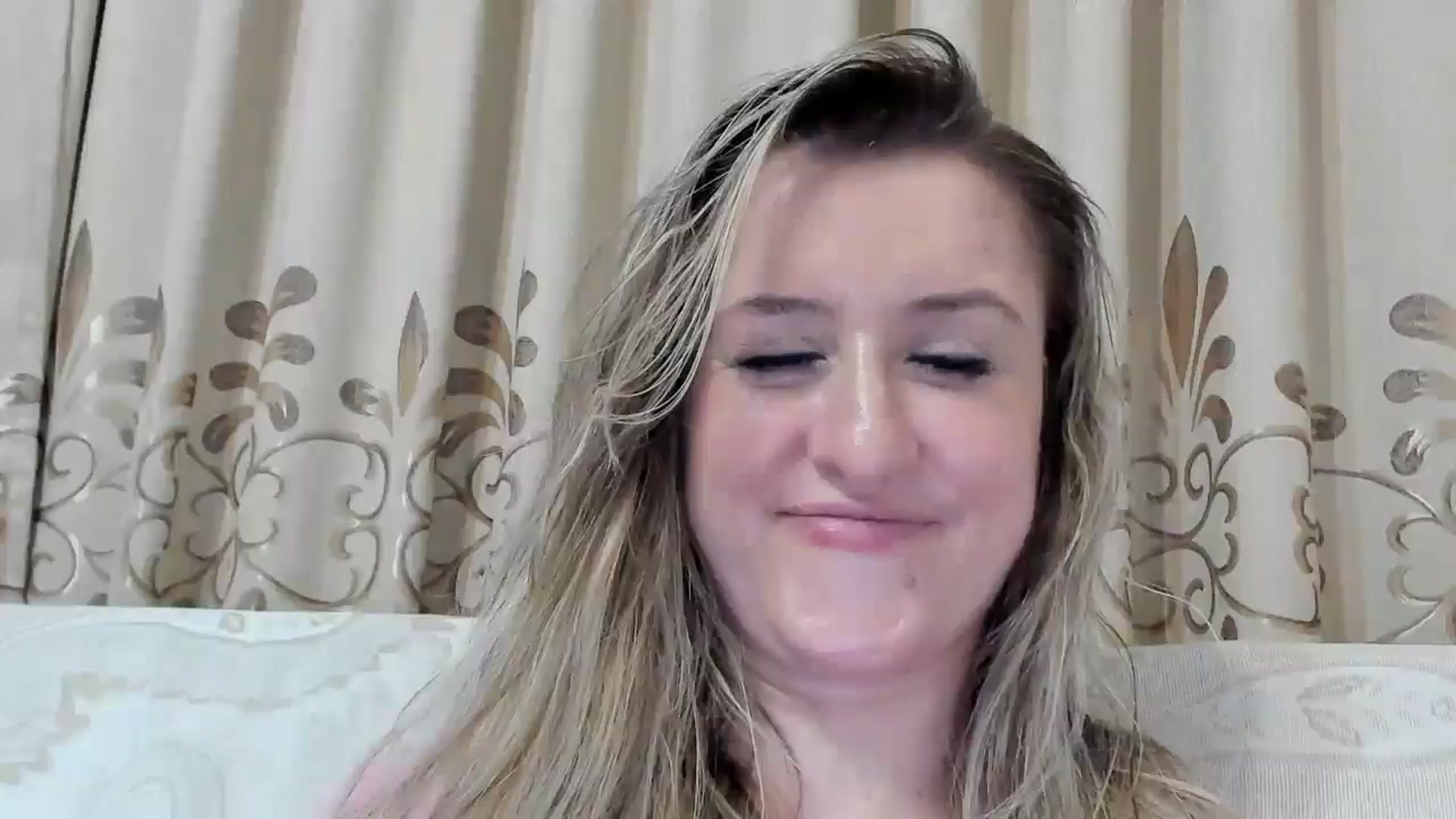 Gallery image thumbnail from BestDream's myfreecams stream on, 09/06/2025, 24:51 image 18 of 20
