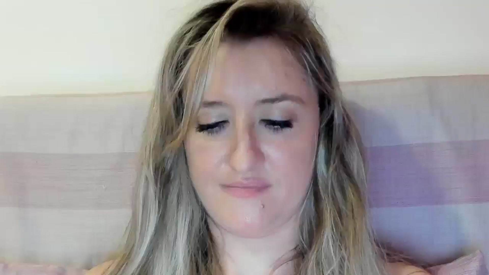 Gallery image thumbnail from BestDream's myfreecams stream on, 09/08/2025, 23:11 image 12 of 20