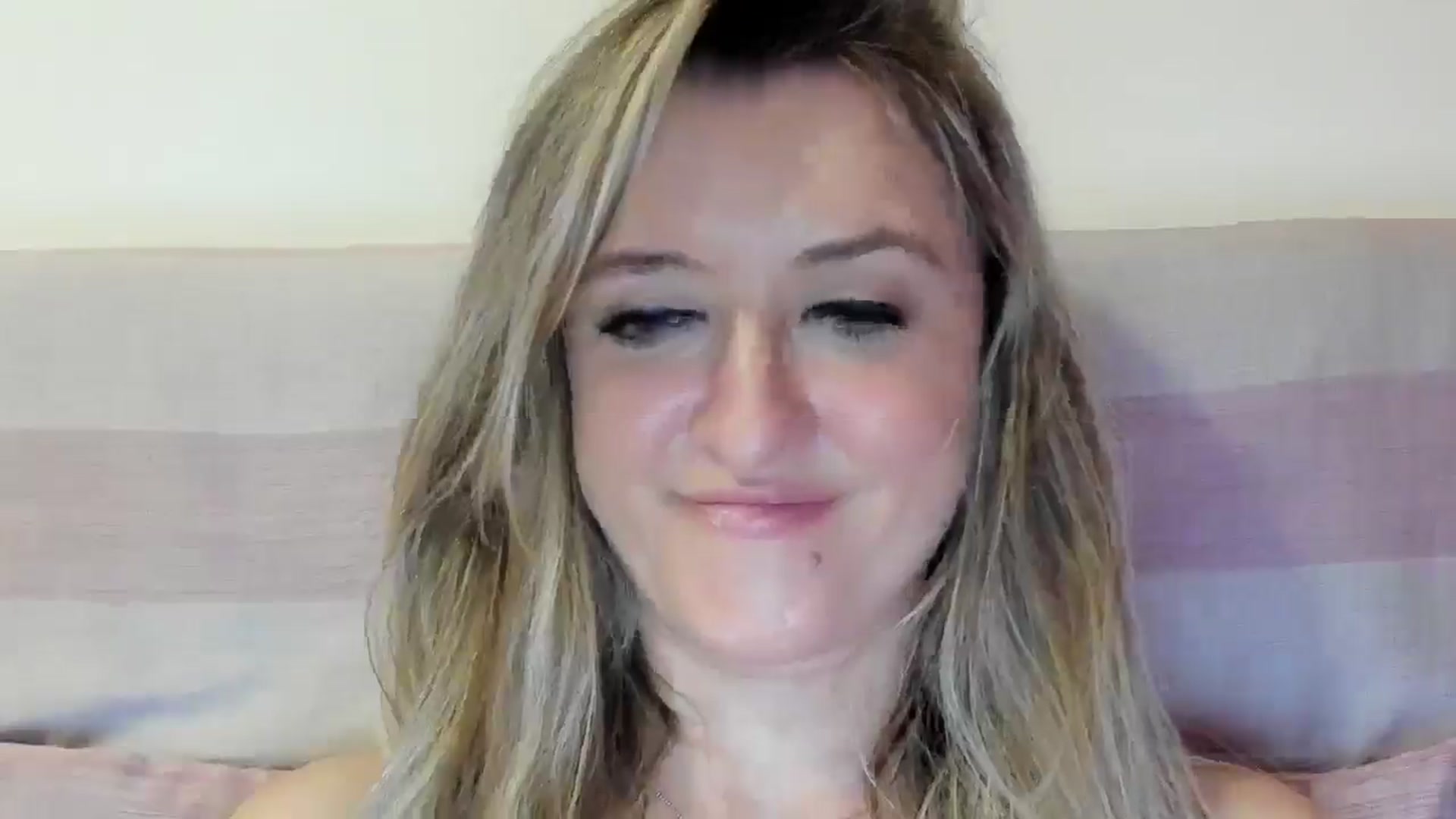 Gallery image thumbnail from BestDream's myfreecams stream on, 09/08/2025, 23:51 image 13 of 20