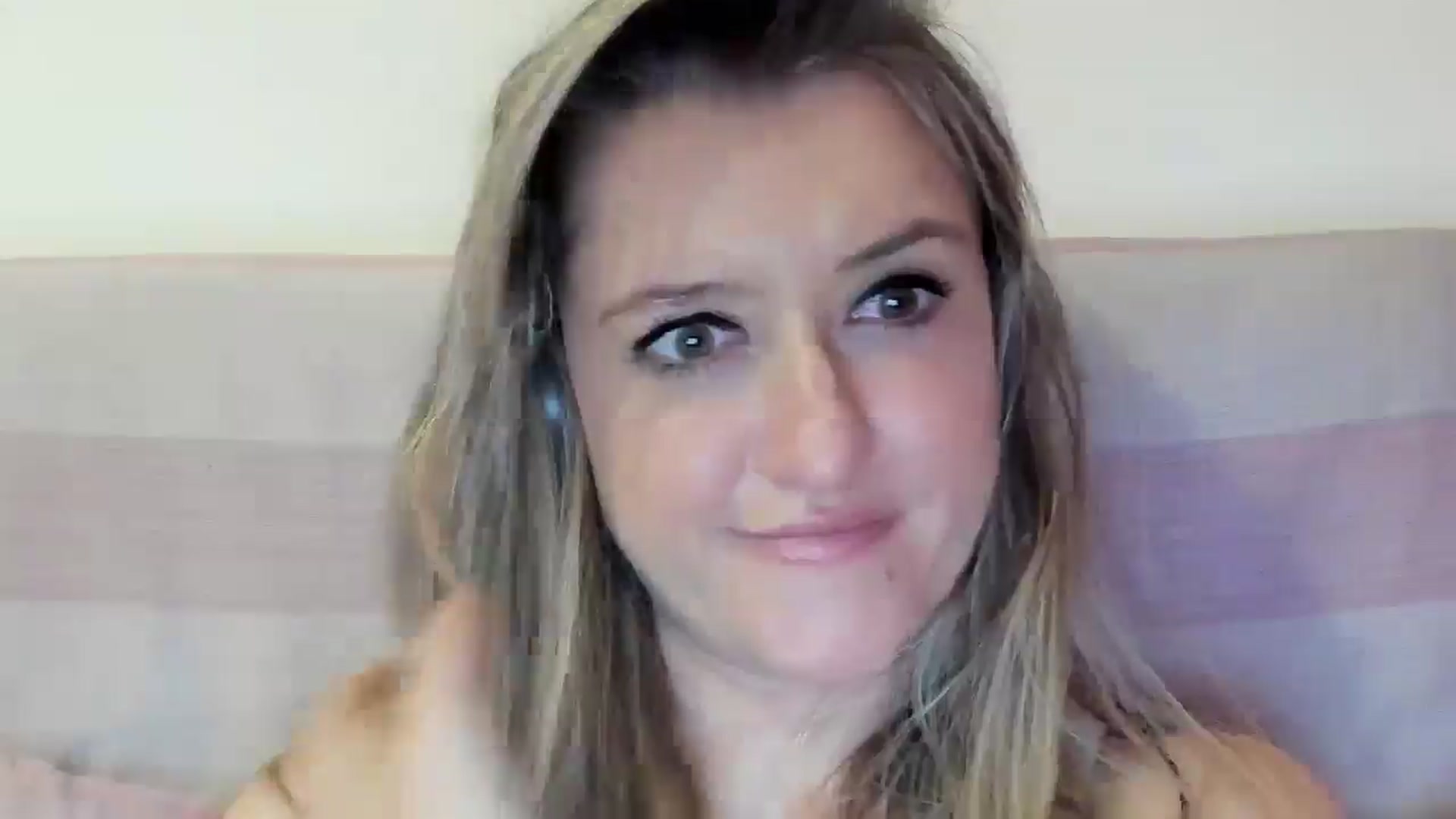 Gallery image thumbnail from BestDream's myfreecams stream on, 09/09/2025, 24:39 image 11 of 20