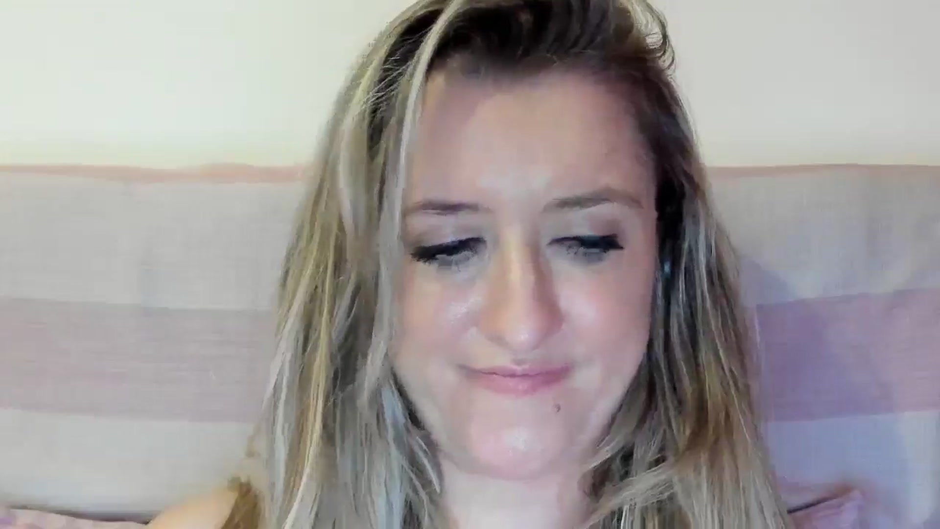 Gallery image thumbnail from BestDream's myfreecams stream on, 09/09/2025, 03:16 image 17 of 20