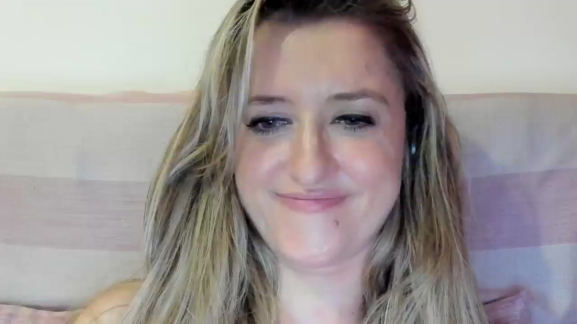 Gallery image thumbnail from BestDream's myfreecams stream on, 09/09/2025, 03:16 image 1 of 20