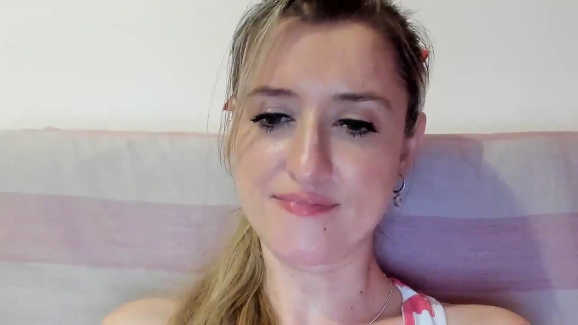 Gallery image thumbnail from BestDream's myfreecams stream on, 09/10/2025, 22:02 image 18 of 20