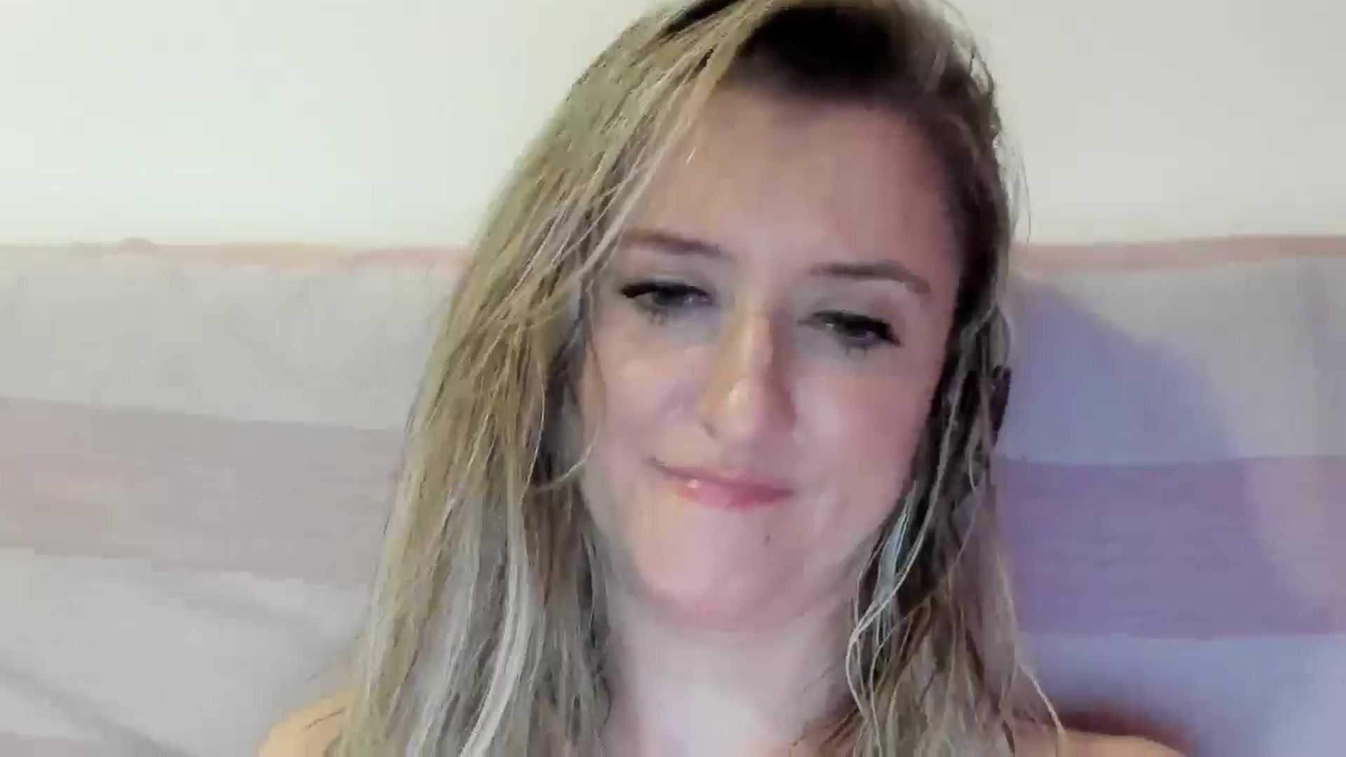 Gallery image thumbnail from BestDream's myfreecams stream on, 09/10/2025, 22:49 image 14 of 20