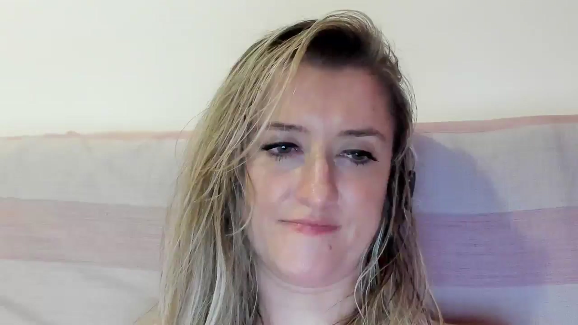 Gallery image thumbnail from BestDream's myfreecams stream on, 09/10/2025, 22:49 image 18 of 20