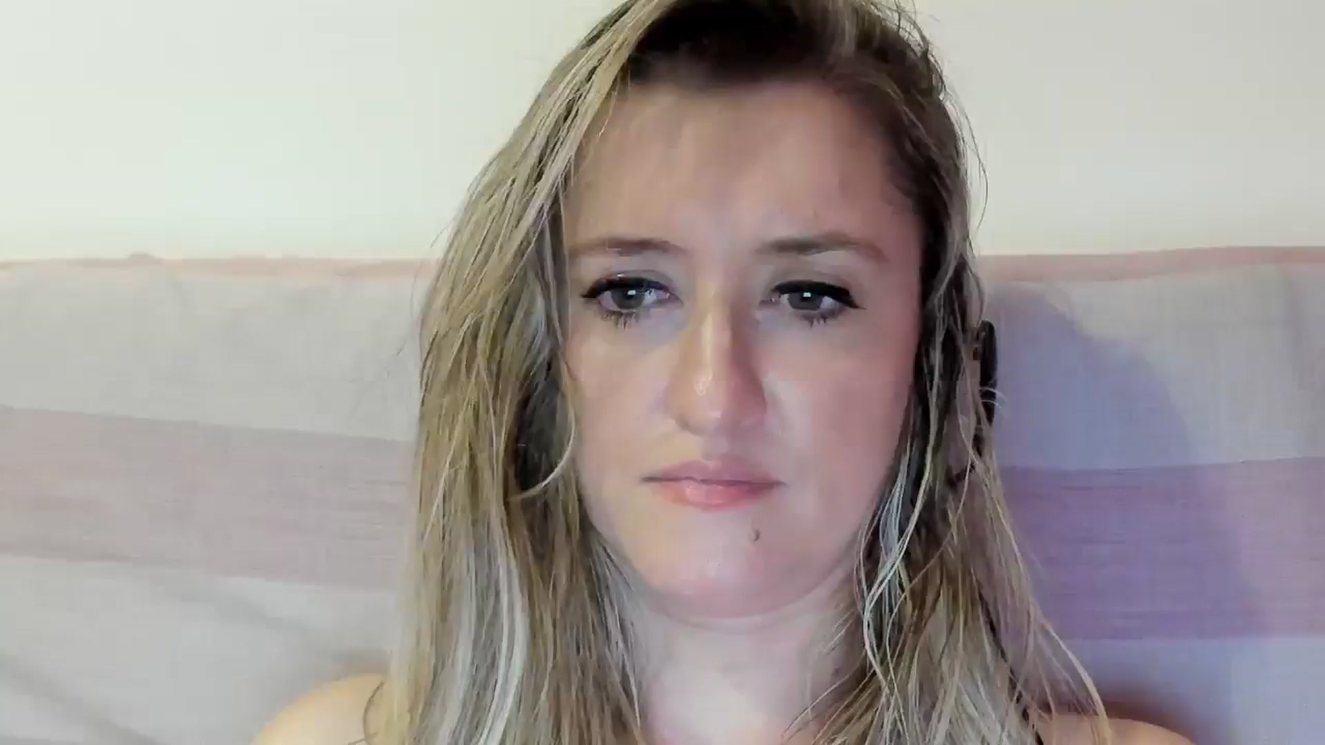 Gallery image thumbnail from BestDream's myfreecams stream on, 09/10/2025, 22:49 image 9 of 20