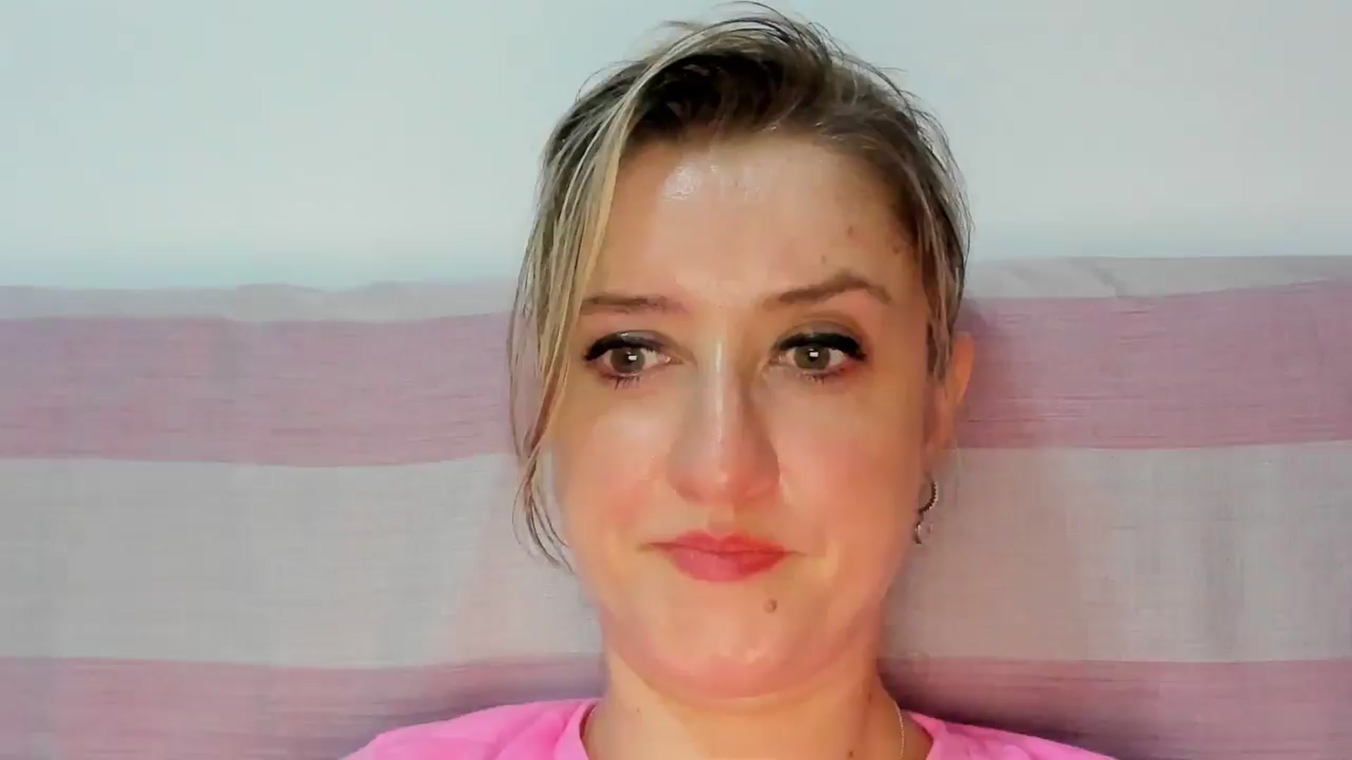 Gallery image thumbnail from BestDream's myfreecams stream on, 09/13/2025, 20:26 image 1 of 20