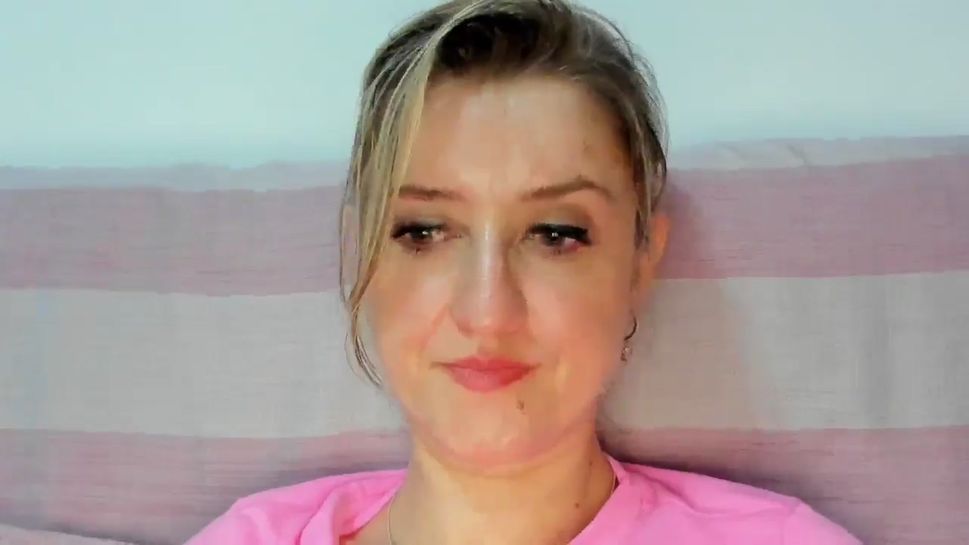 Gallery image thumbnail from BestDream's myfreecams stream on, 09/13/2025, 20:26 image 12 of 20