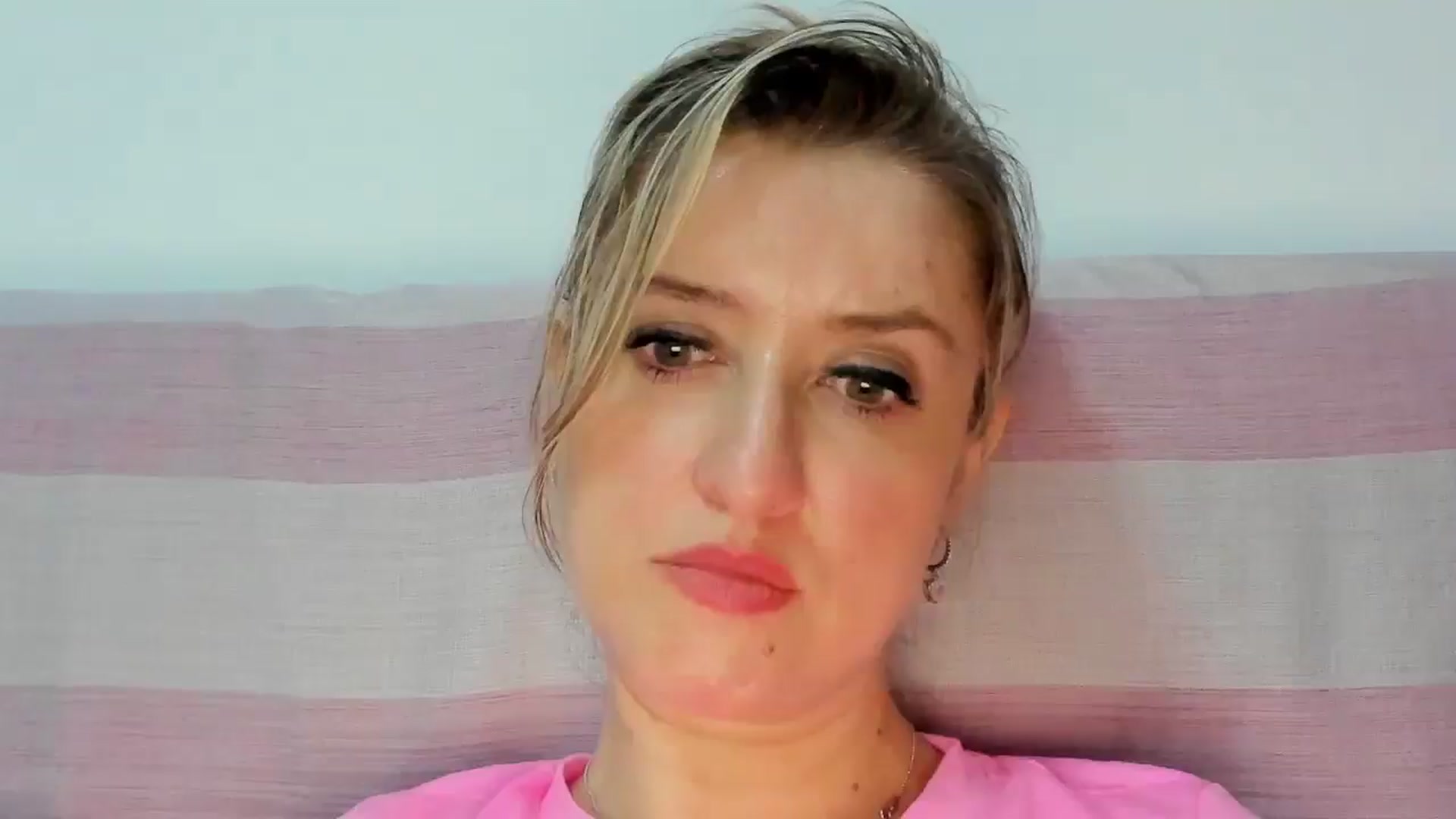Gallery image thumbnail from BestDream's myfreecams stream on, 09/13/2025, 20:26 image 7 of 20