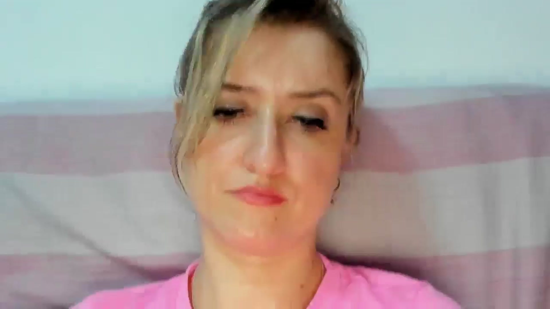 Gallery image thumbnail from BestDream's myfreecams stream on, 09/13/2025, 21:48 image 10 of 20
