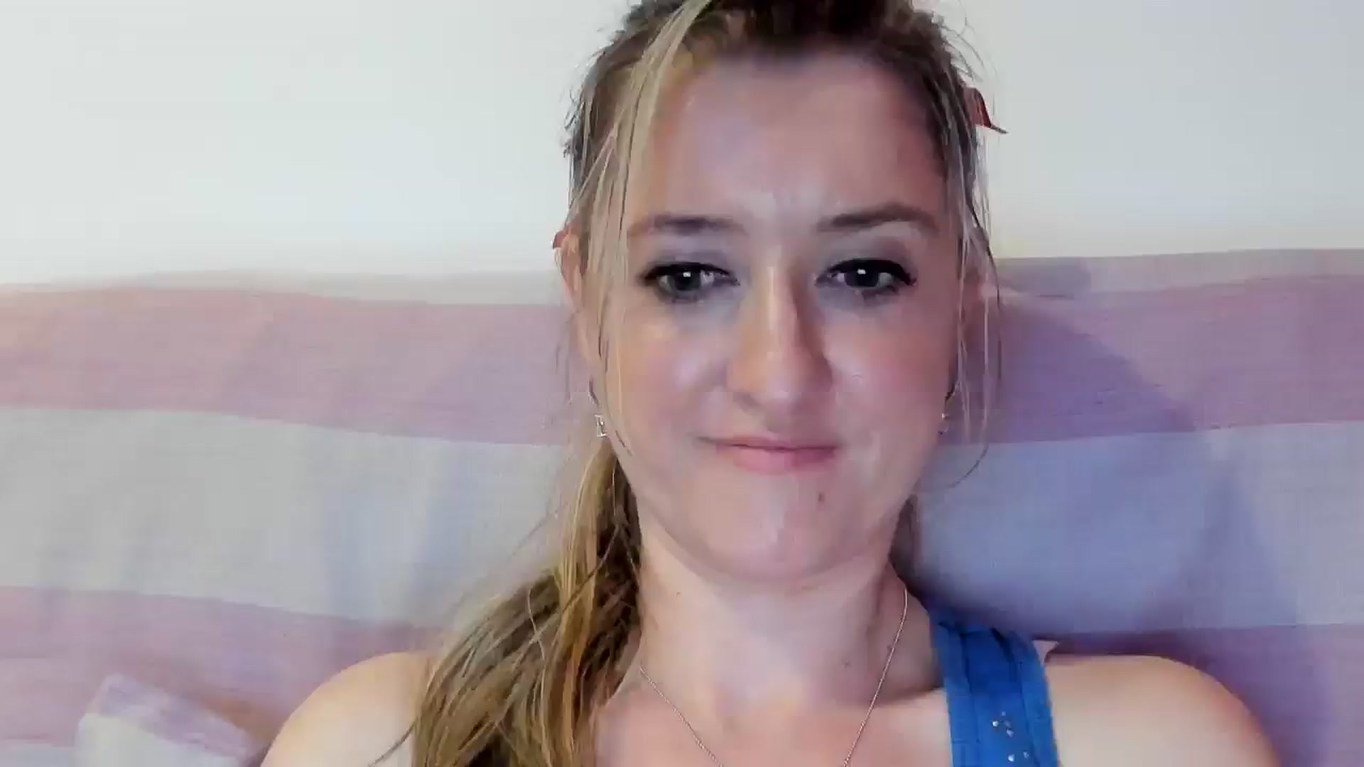 Gallery image thumbnail from BestDream's myfreecams stream on, 09/14/2025, 21:52 image 1 of 20