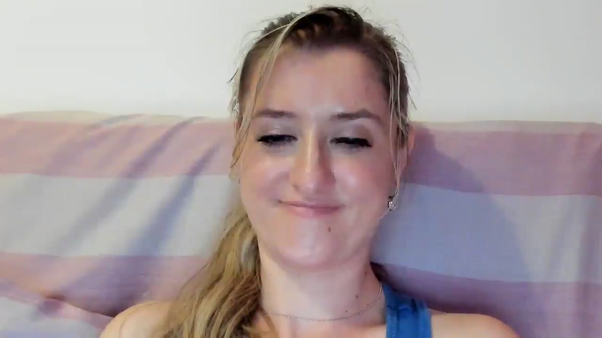 Gallery image thumbnail from BestDream's myfreecams stream on, 09/14/2025, 22:48 image 18 of 20