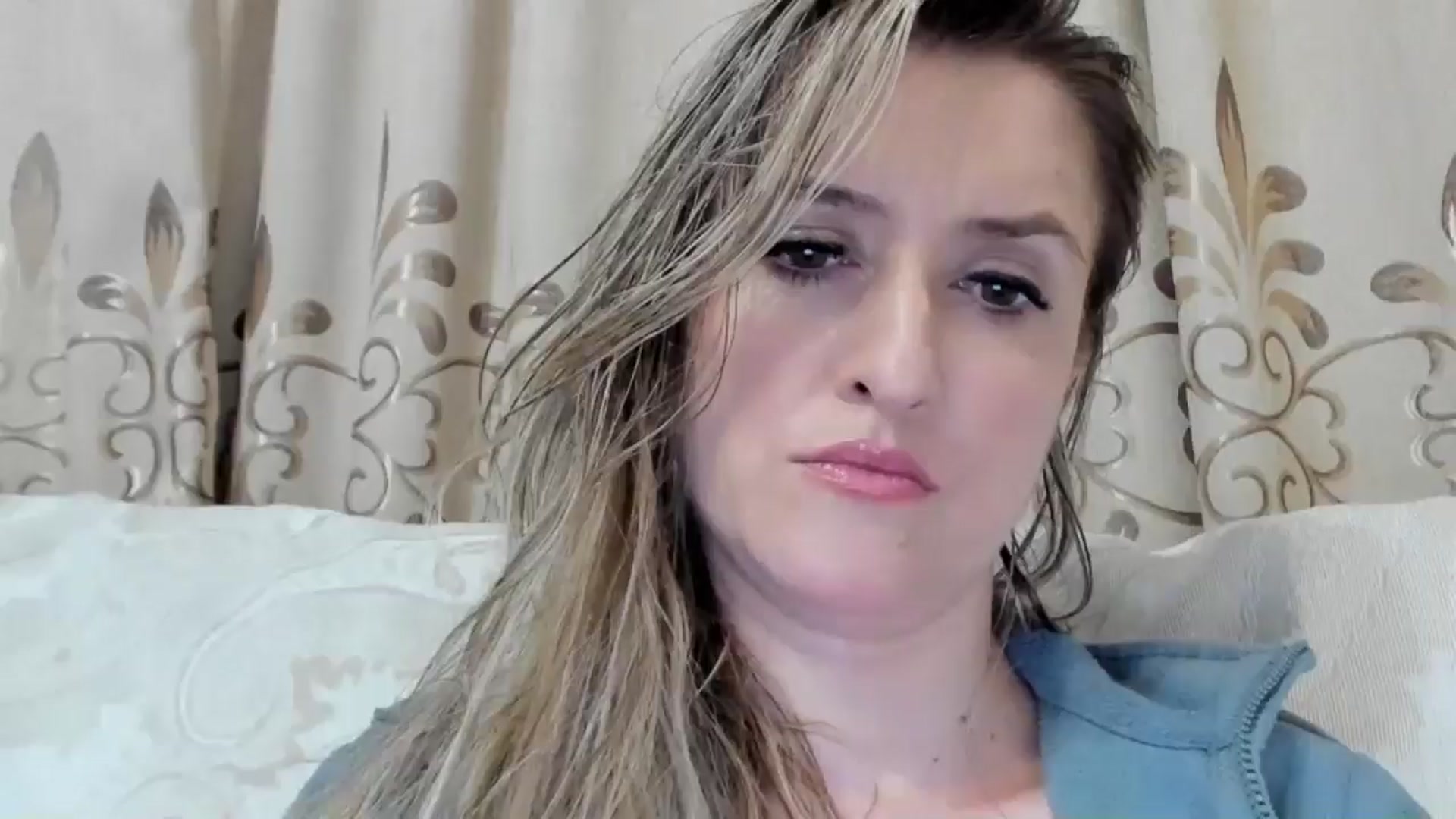 Gallery image thumbnail from BestDream's myfreecams stream on, 09/17/2025, 23:35 image 14 of 20