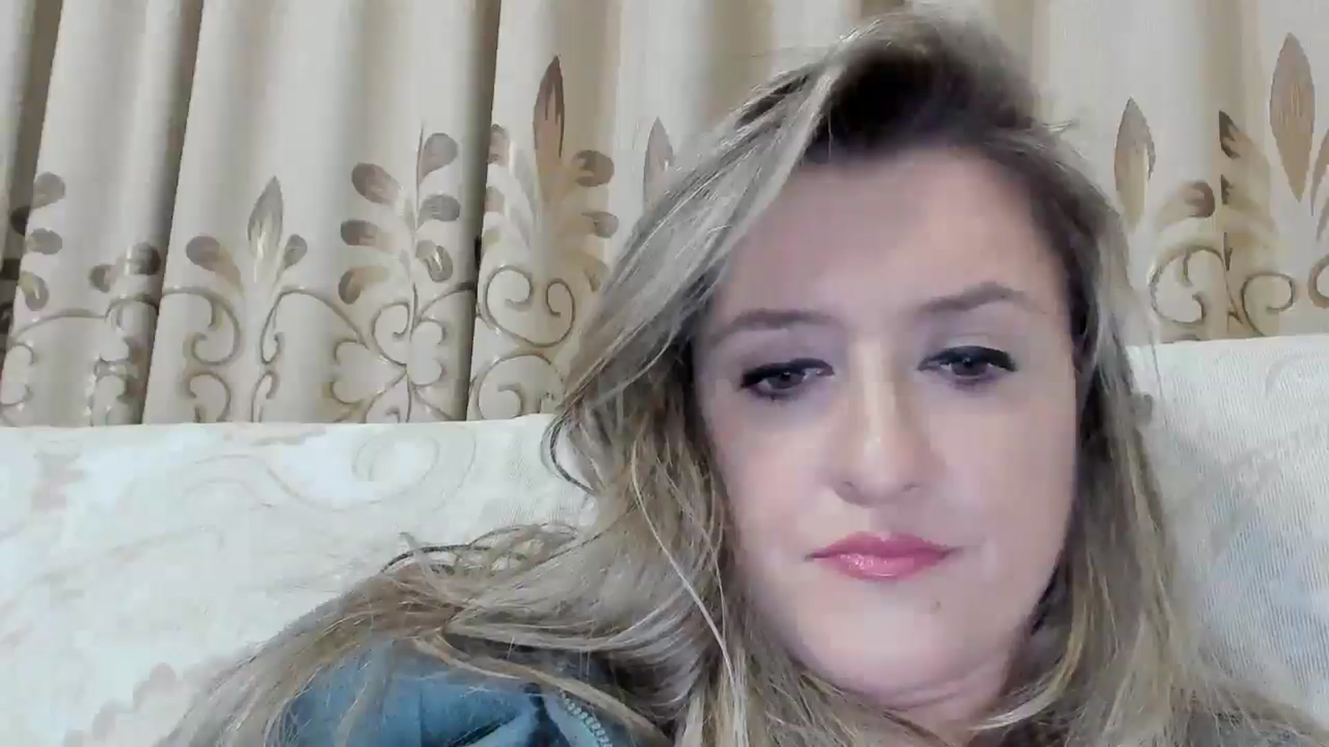 Gallery image thumbnail from BestDream's myfreecams stream on, 09/19/2025, 24:11 image 17 of 20