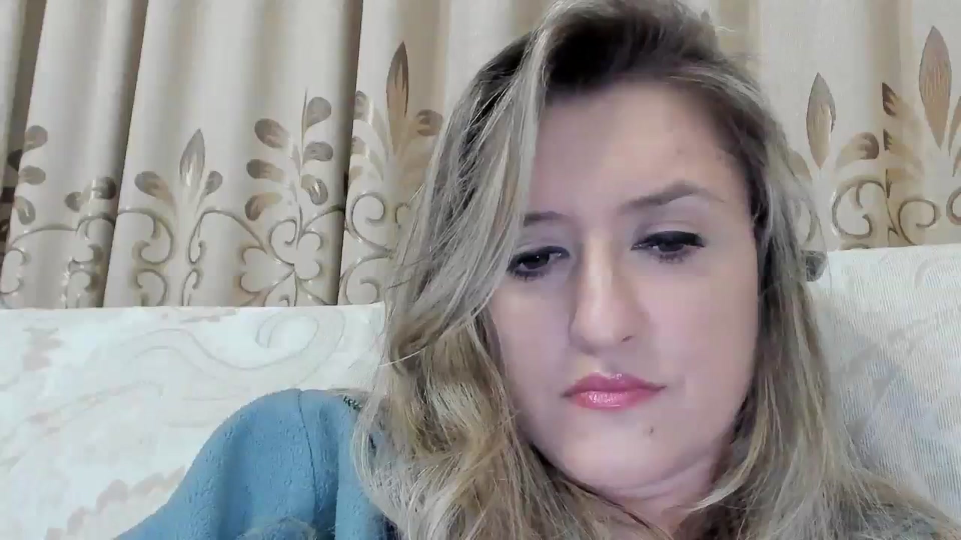 Gallery image thumbnail from BestDream's myfreecams stream on, 09/19/2025, 24:11 image 14 of 20