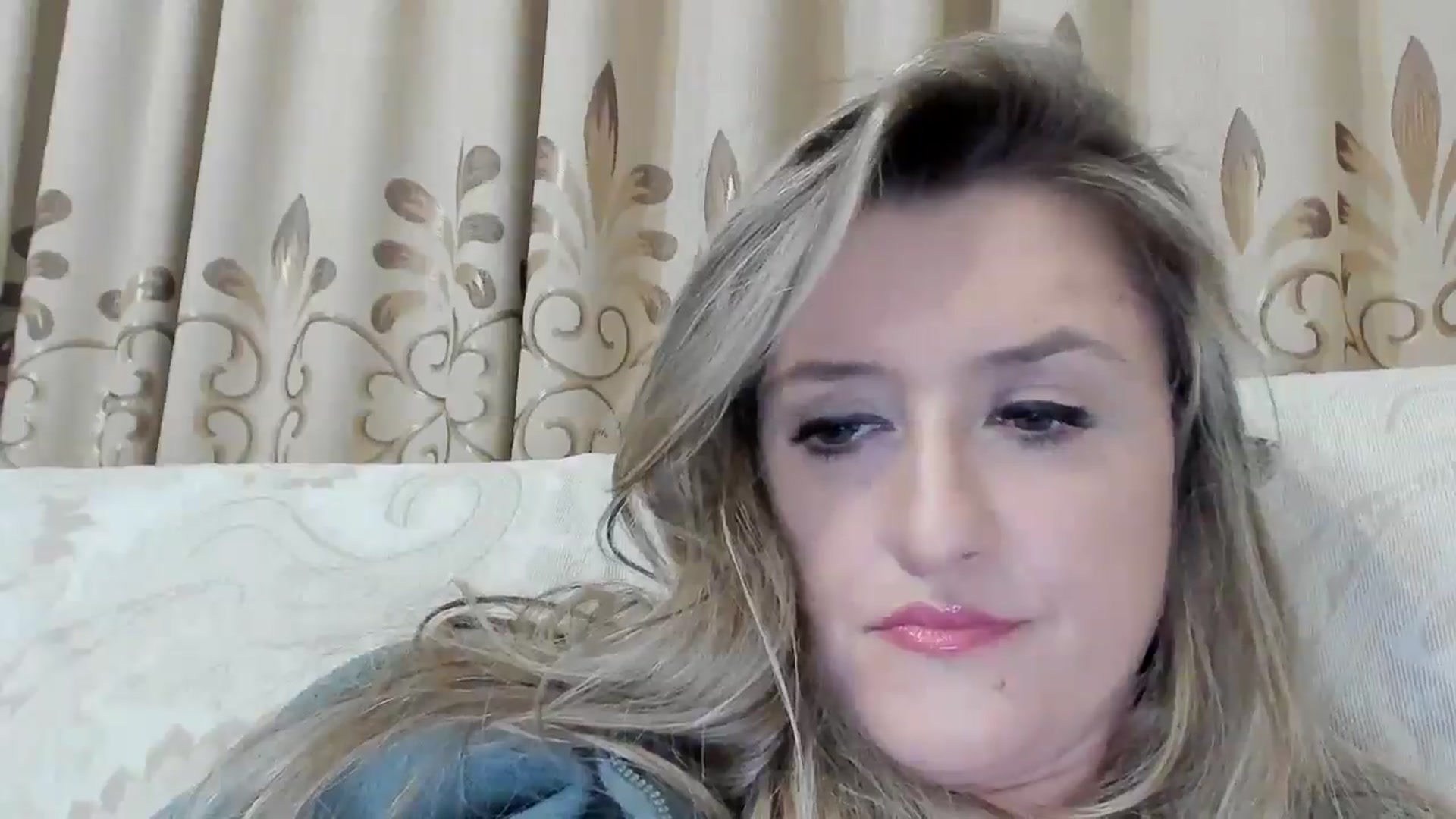 Gallery image thumbnail from BestDream's myfreecams stream on, 09/19/2025, 24:11 image 18 of 20