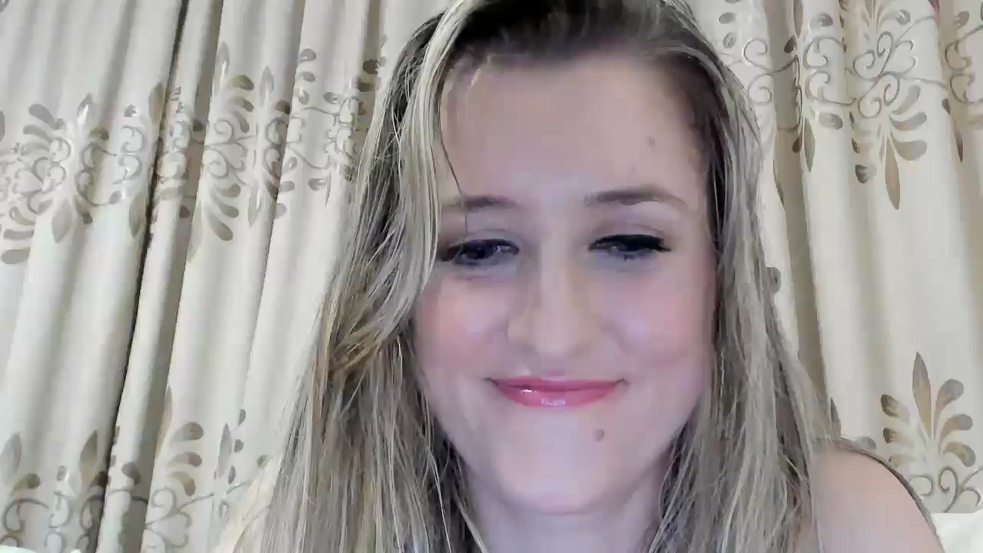 Gallery image thumbnail from BestDream's myfreecams stream on, 09/25/2025, 22:28 image 12 of 20