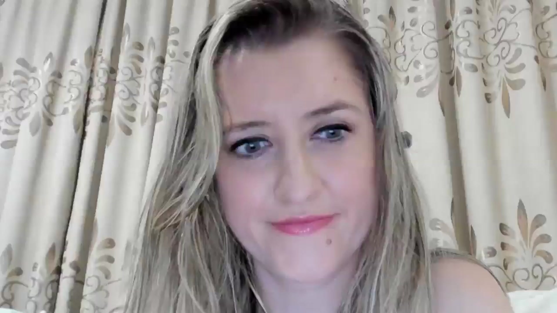 Gallery image thumbnail from BestDream's myfreecams stream on, 09/25/2025, 22:28 image 1 of 20
