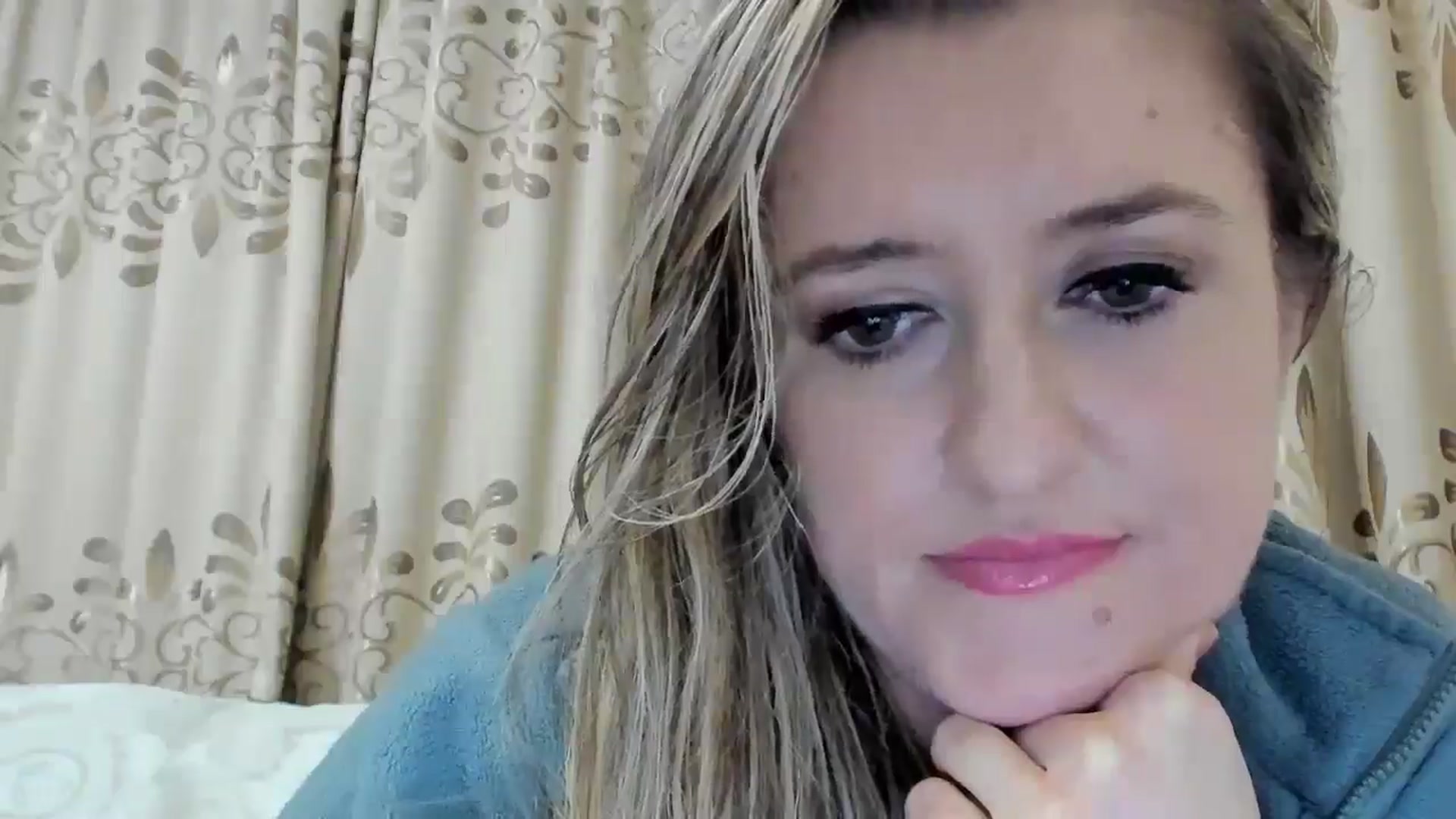 Gallery image thumbnail from BestDream's myfreecams stream on, 09/27/2025, 23:38 image 17 of 20