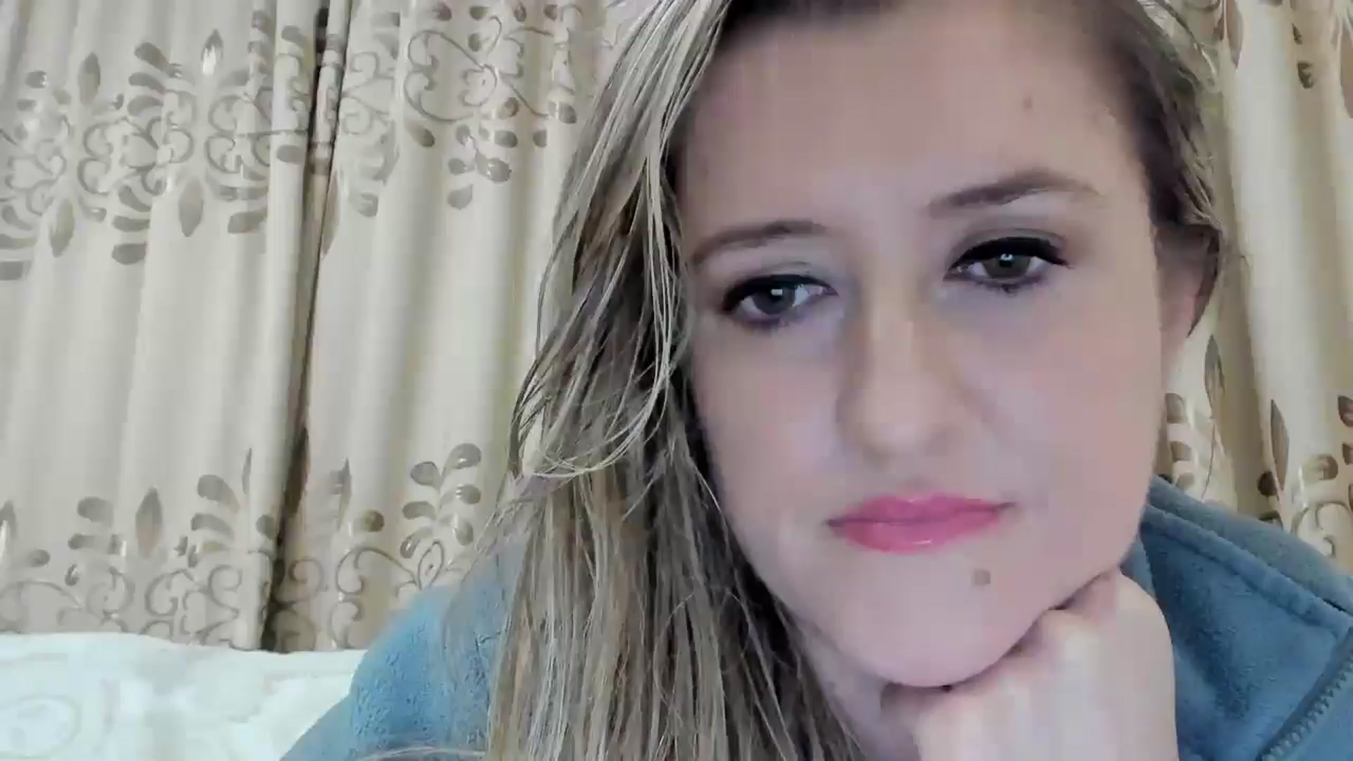 Gallery image thumbnail from BestDream's myfreecams stream on, 09/27/2025, 23:38 image 14 of 20