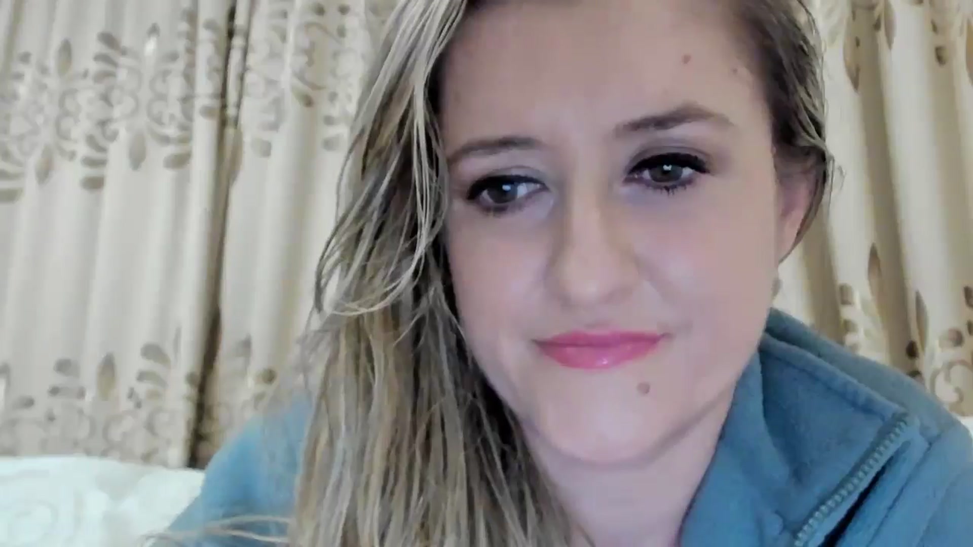 Gallery image thumbnail from BestDream's myfreecams stream on, 09/27/2025, 23:38 image 15 of 20