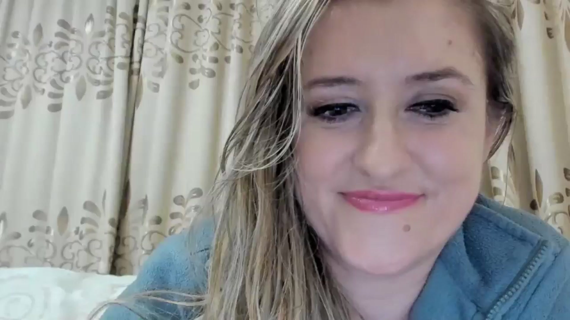 Gallery image thumbnail from BestDream's myfreecams stream on, 09/27/2025, 23:38 image 11 of 20