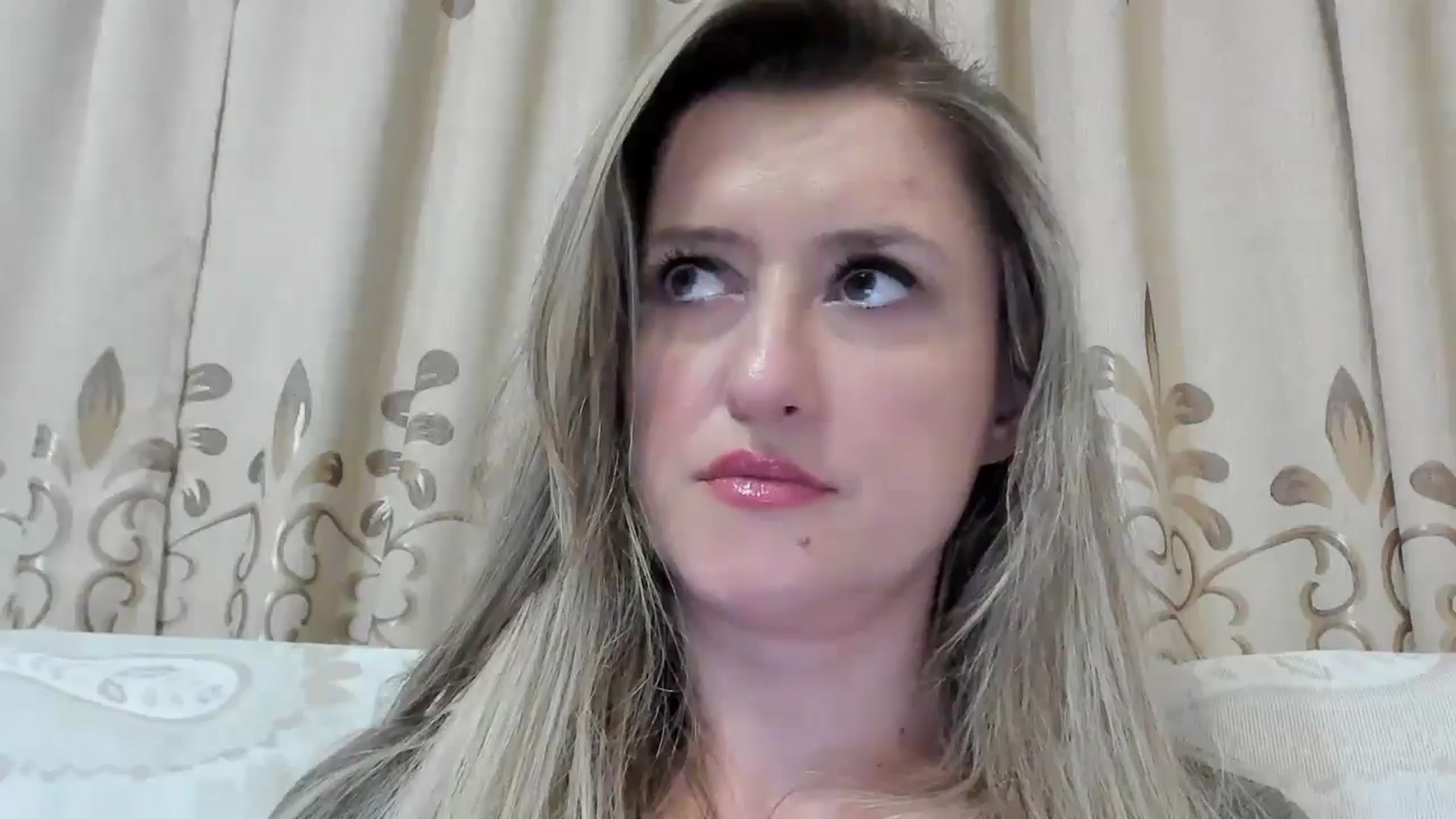 Gallery image thumbnail from BestDream's myfreecams stream on, 09/28/2025, 22:35 image 6 of 20