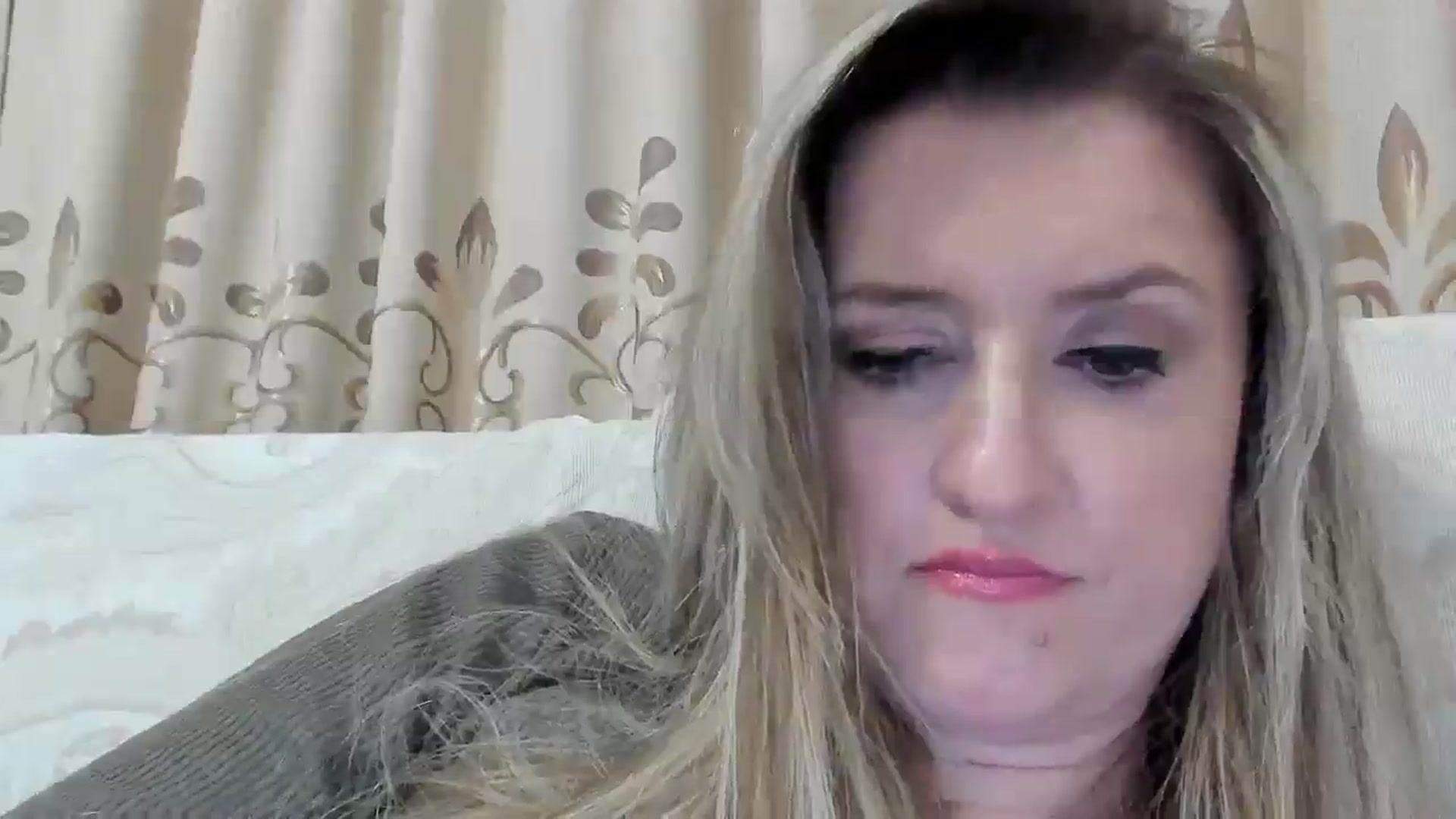 Gallery image thumbnail from BestDream's myfreecams stream on, 09/28/2025, 23:35 image 20 of 20