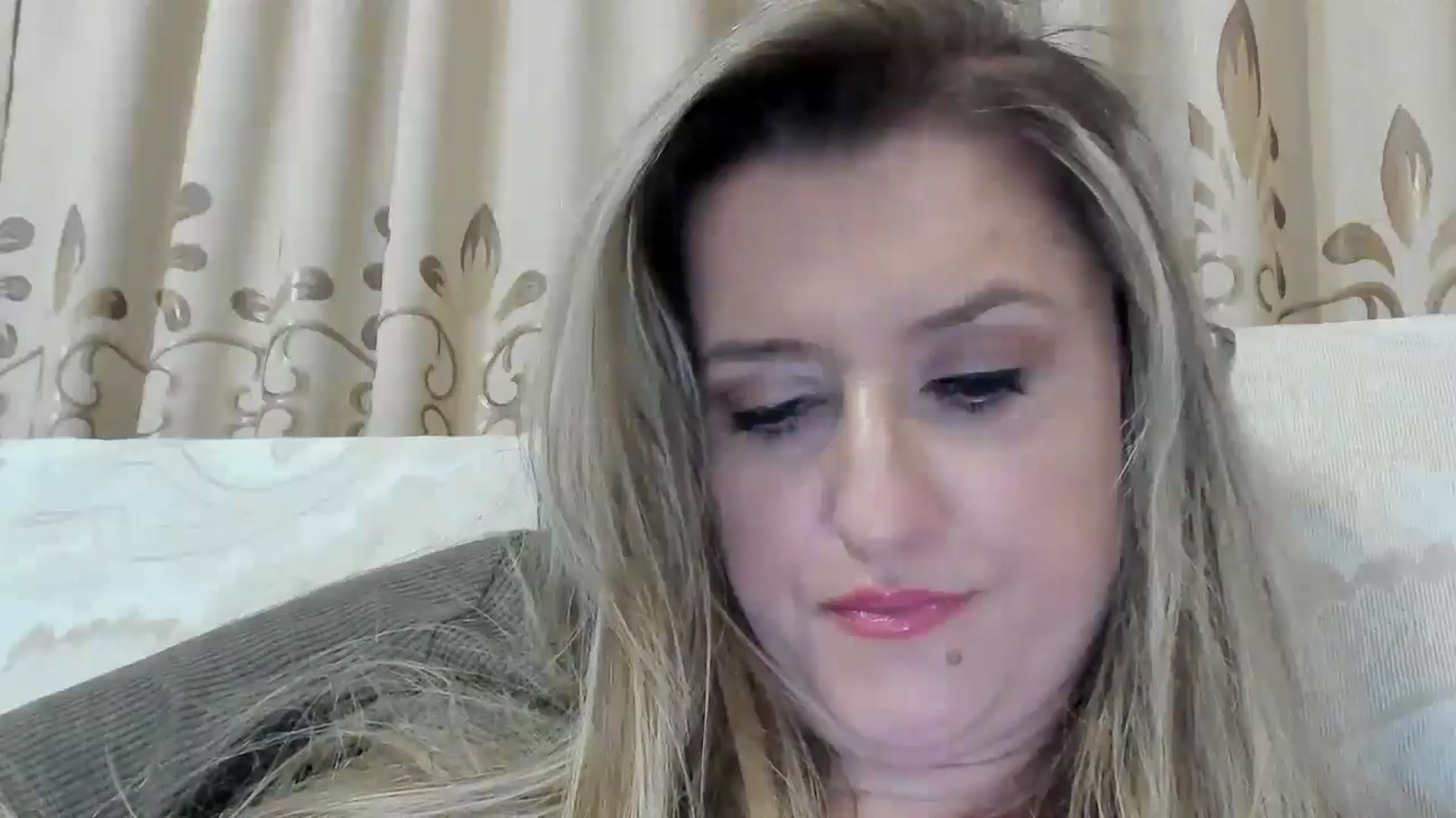 Gallery image thumbnail from BestDream's myfreecams stream on, 09/28/2025, 23:35 image 19 of 20