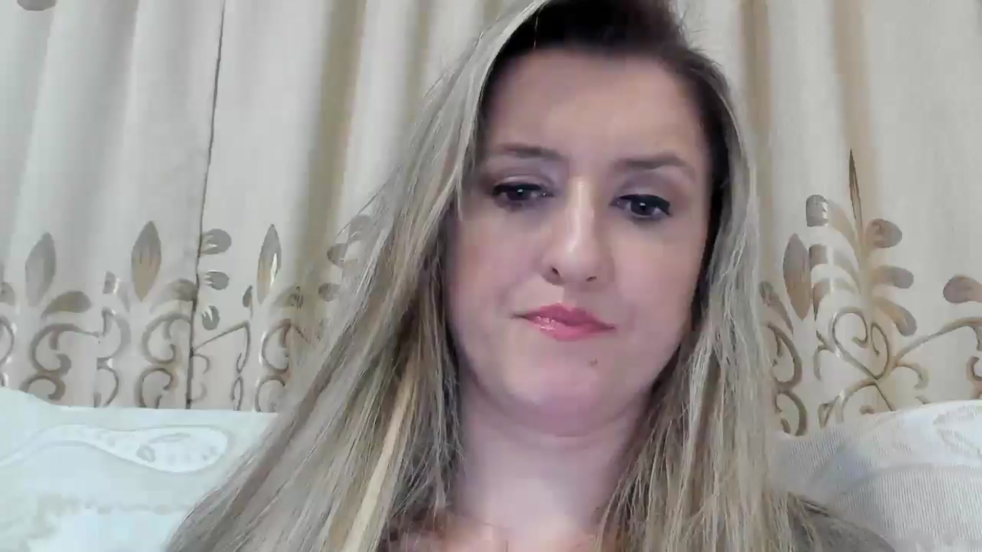 Gallery image thumbnail from BestDream's myfreecams stream on, 09/28/2025, 23:35 image 17 of 20