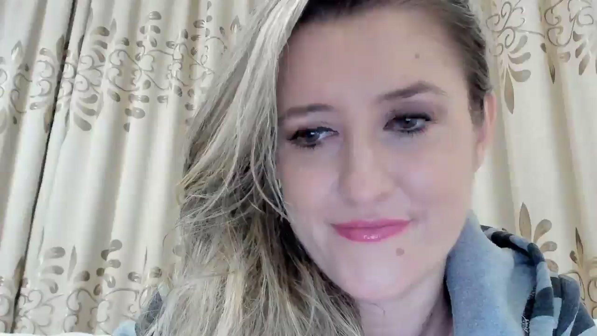 Gallery image thumbnail from BestDream's myfreecams stream on, 09/30/2025, 24:00 image 2 of 20