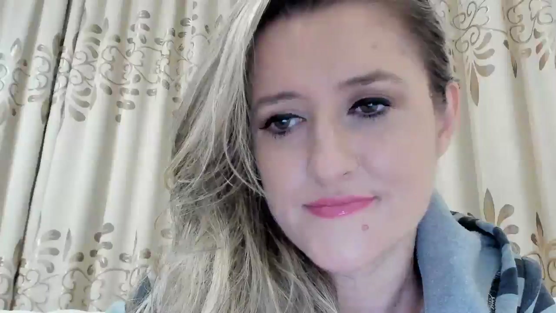 Gallery image thumbnail from BestDream's myfreecams stream on, 09/30/2025, 24:00 image 3 of 20