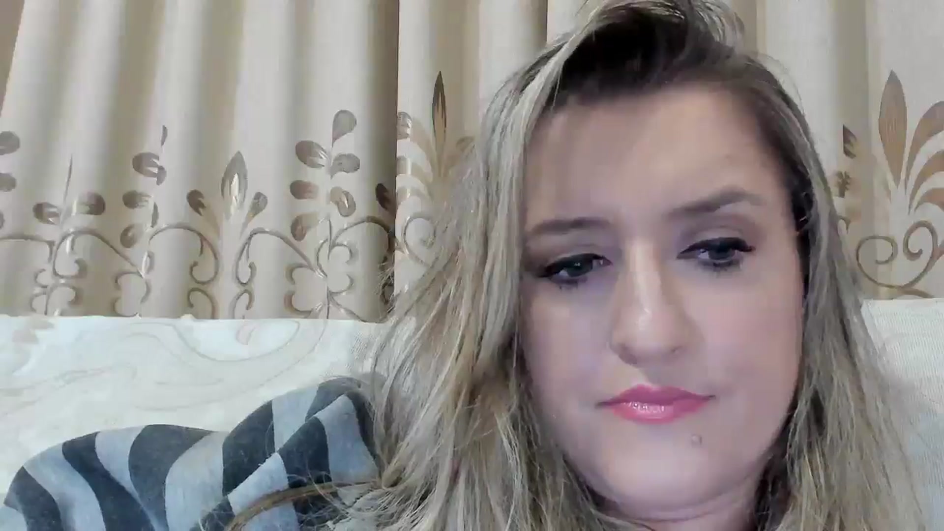 Gallery image thumbnail from BestDream's myfreecams stream on, 09/30/2025, 01:06 image 18 of 20