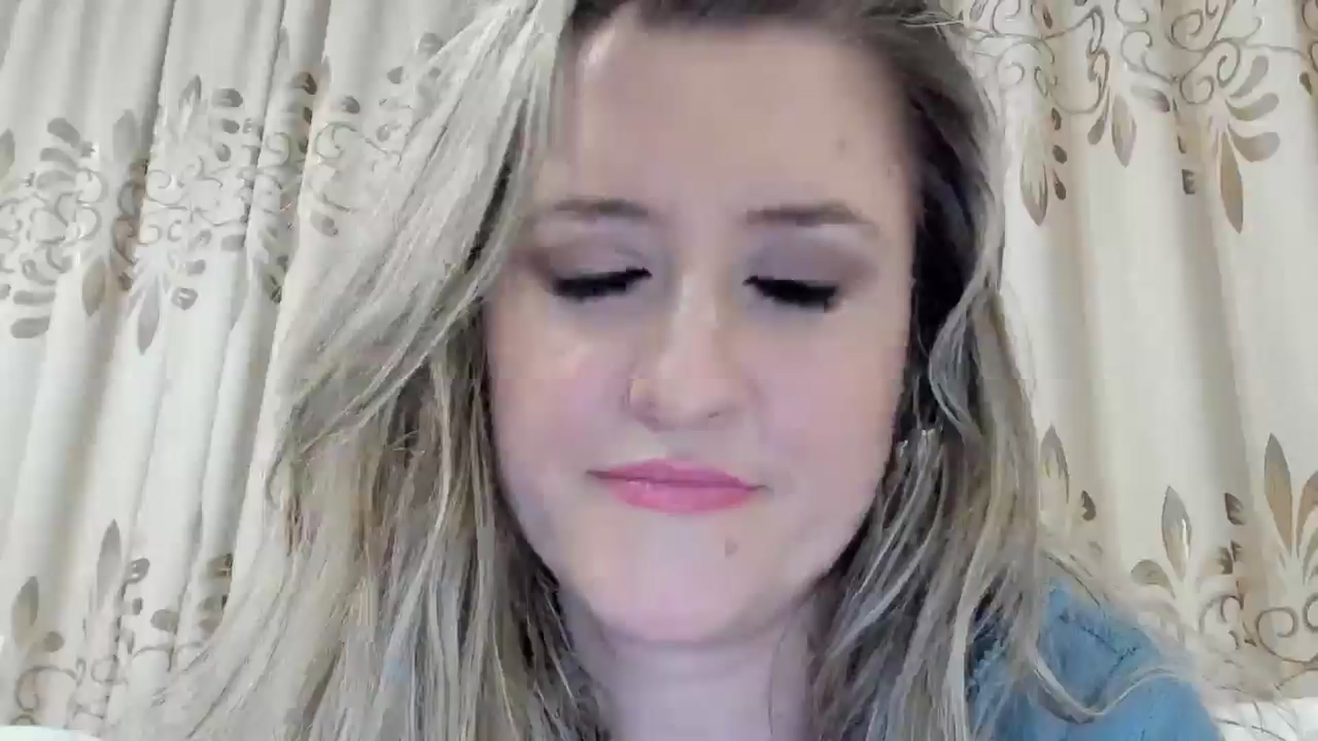 Gallery image thumbnail from BestDream's myfreecams stream on, 10/01/2025, 01:32 image 10 of 20