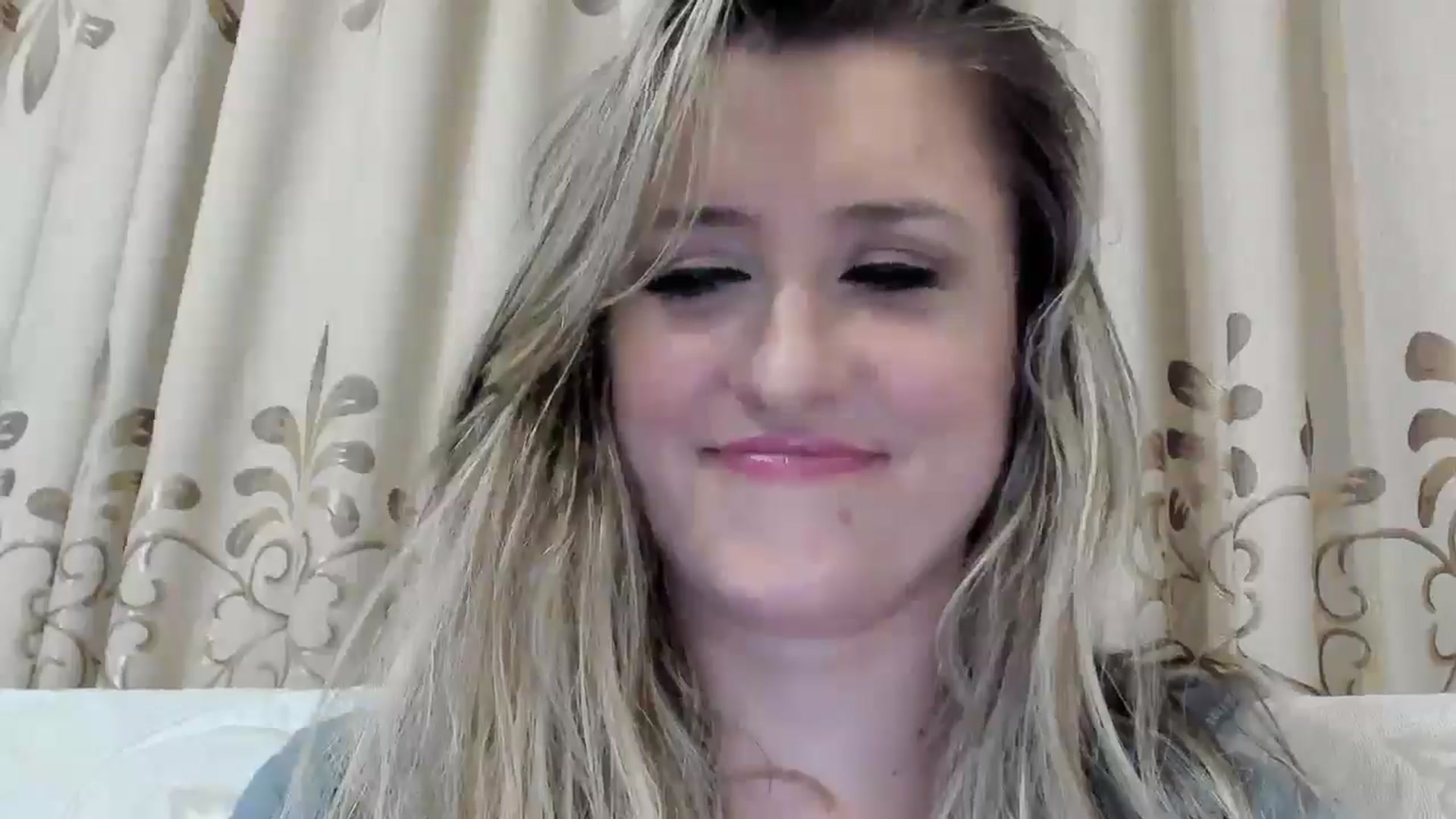 Gallery image thumbnail from BestDream's myfreecams stream on, 10/01/2025, 01:32 image 18 of 20
