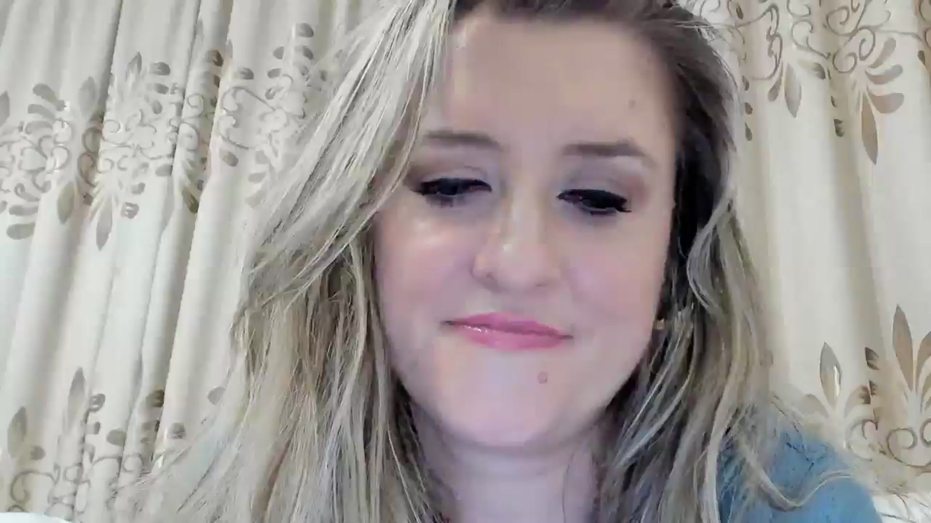 Gallery image thumbnail from BestDream's myfreecams stream on, 10/01/2025, 01:32 image 11 of 20