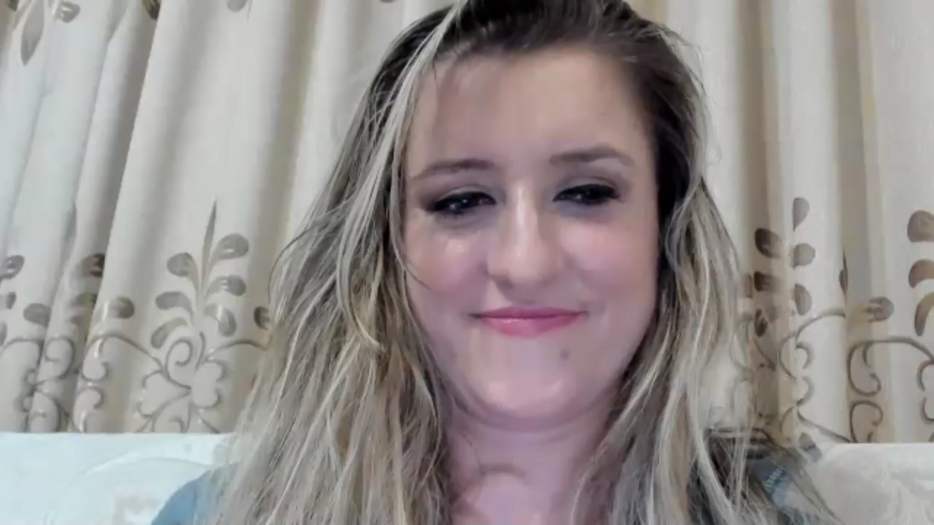 Gallery image thumbnail from BestDream's myfreecams stream on, 10/01/2025, 01:50 image 12 of 20