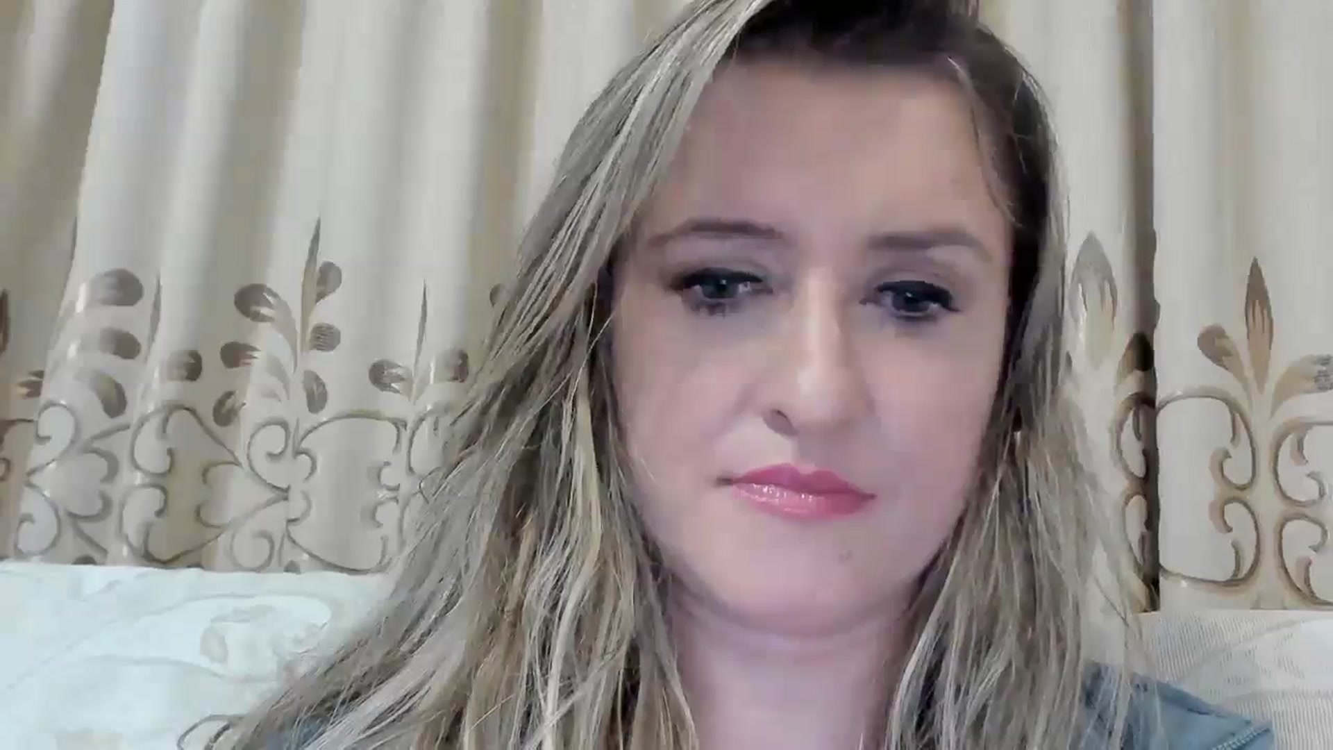 Gallery image thumbnail from BestDream's myfreecams stream on, 10/01/2025, 23:25 image 4 of 20