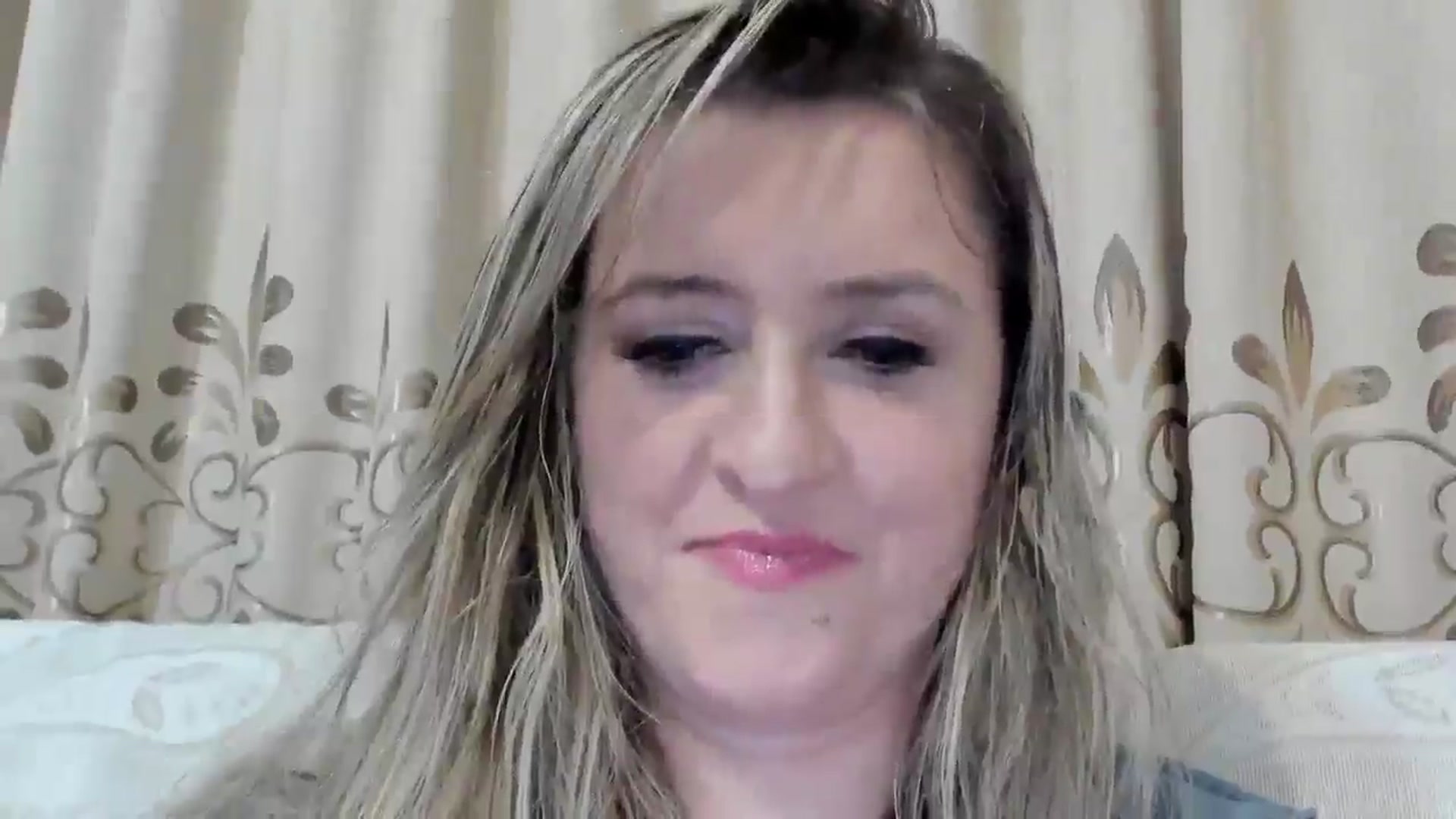 Gallery image thumbnail from BestDream's myfreecams stream on, 10/01/2025, 23:25 image 14 of 20