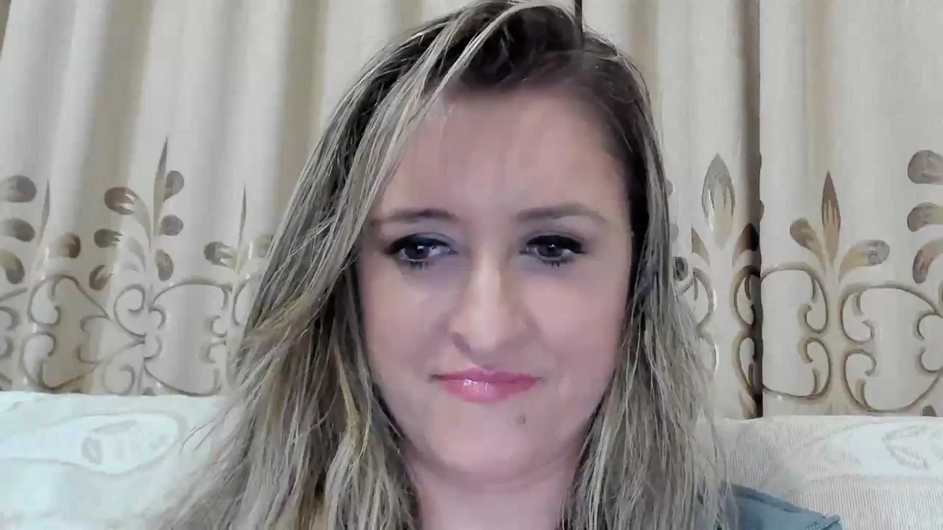 Gallery image thumbnail from BestDream's myfreecams stream on, 10/01/2025, 23:25 image 19 of 20