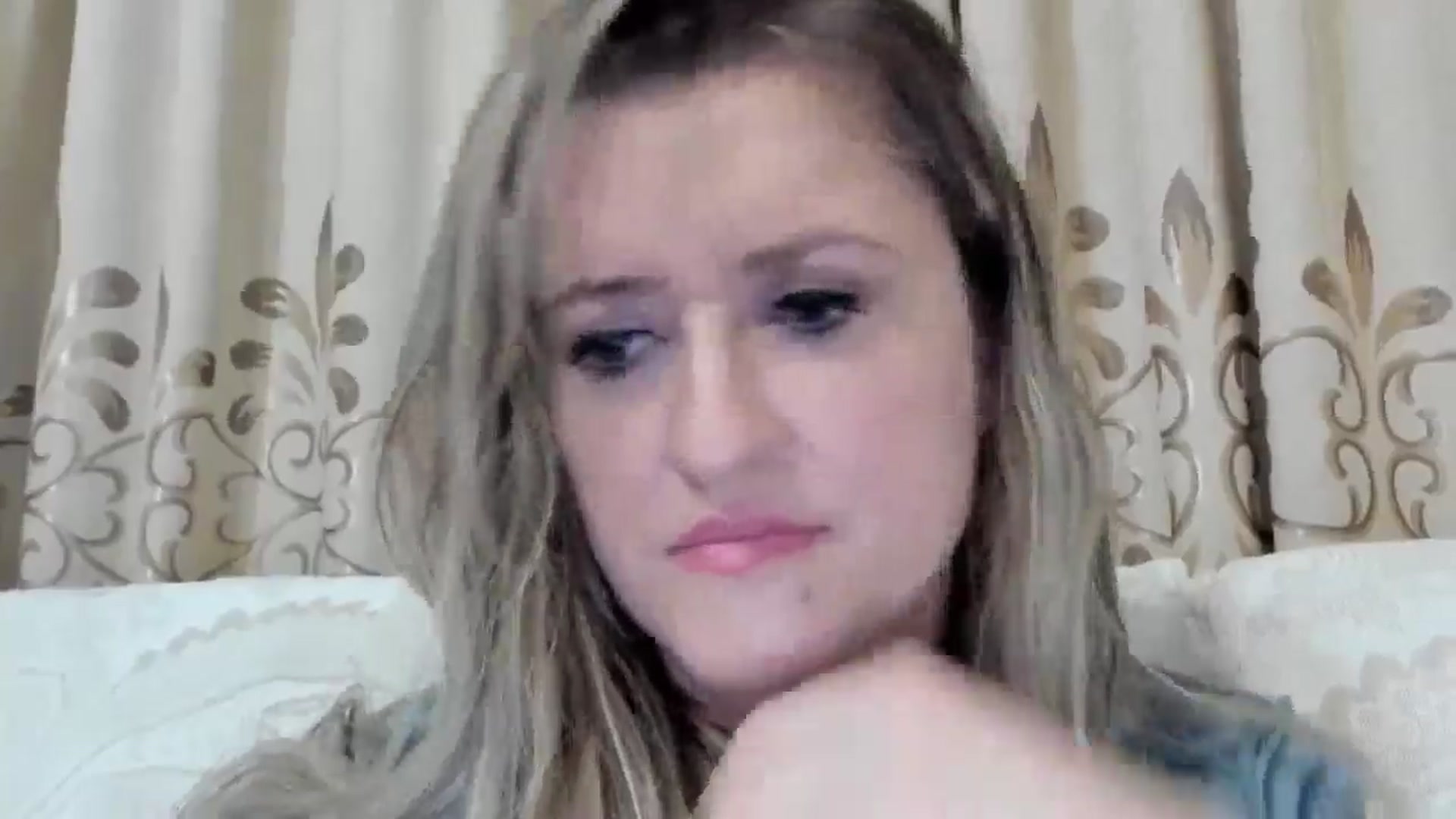 Gallery image thumbnail from BestDream's myfreecams stream on, 10/02/2025, 02:38 image 5 of 20