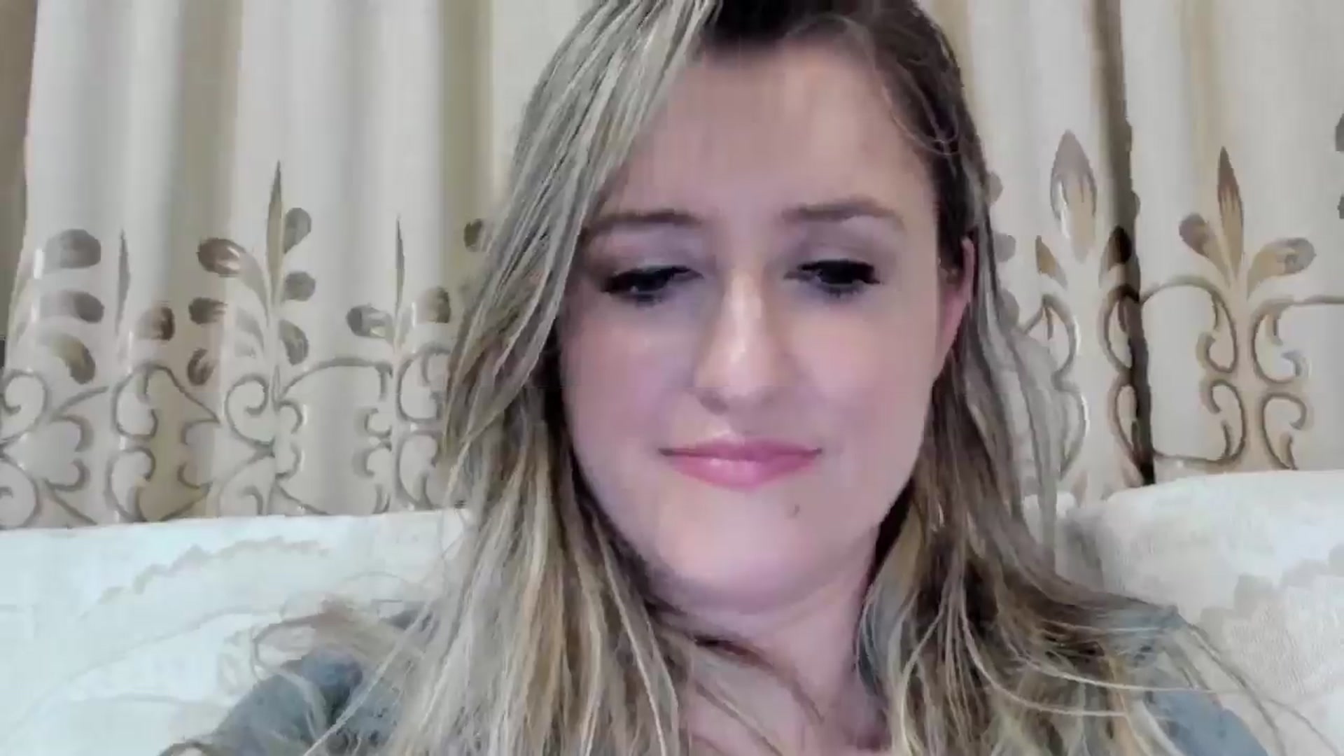 Gallery image thumbnail from BestDream's myfreecams stream on, 10/02/2025, 02:38 image 11 of 20