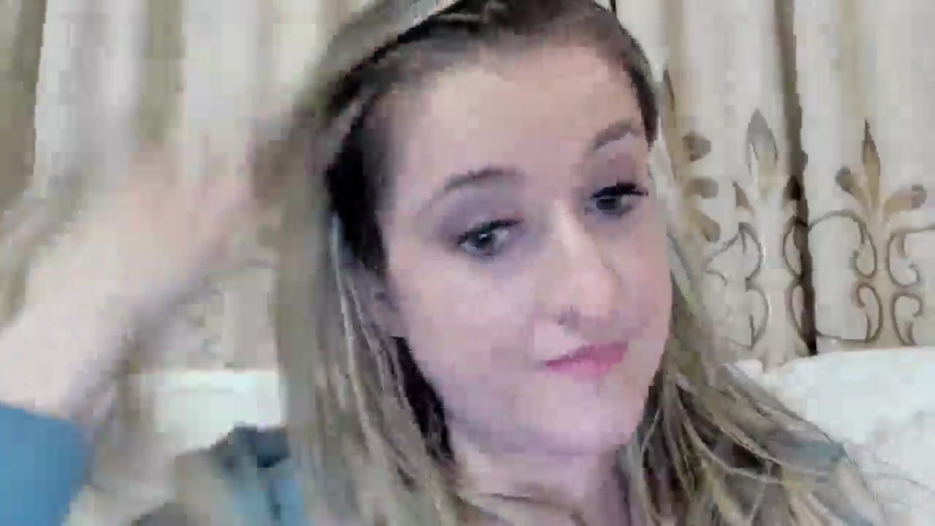 Gallery image thumbnail from BestDream's myfreecams stream on, 10/02/2025, 02:38 image 6 of 20